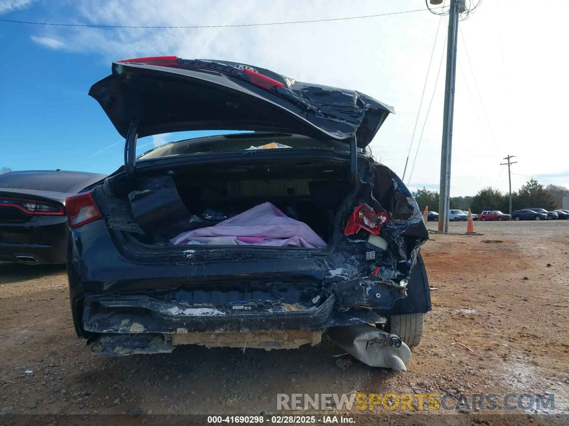 16 Photograph of a damaged car 5XXG14J25MG079639 KIA K5 2021