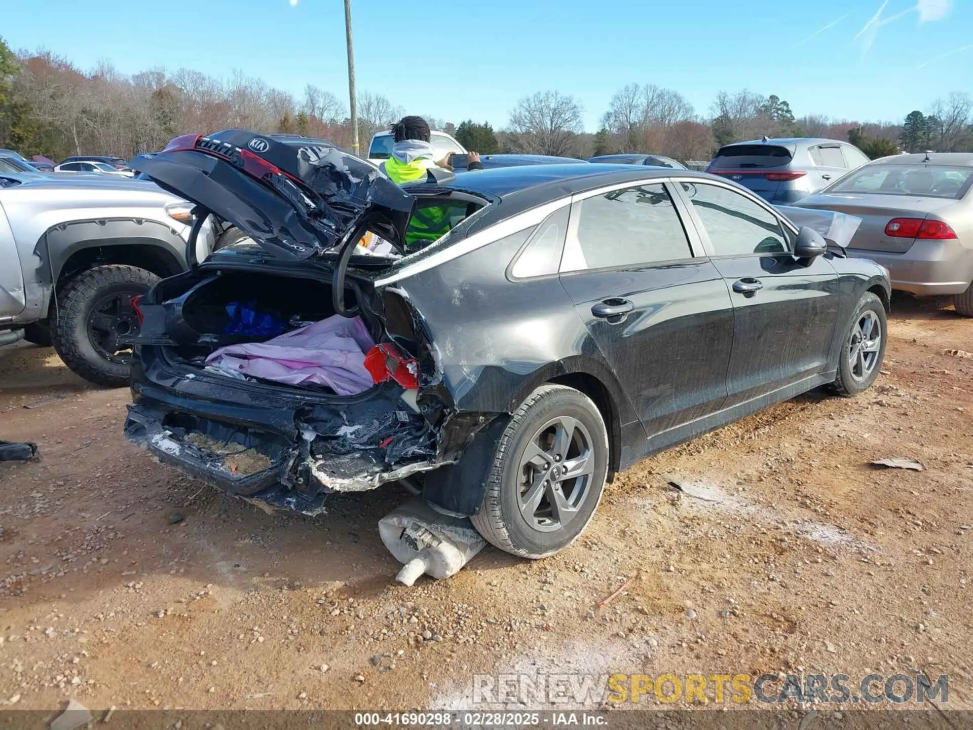 4 Photograph of a damaged car 5XXG14J25MG079639 KIA K5 2021