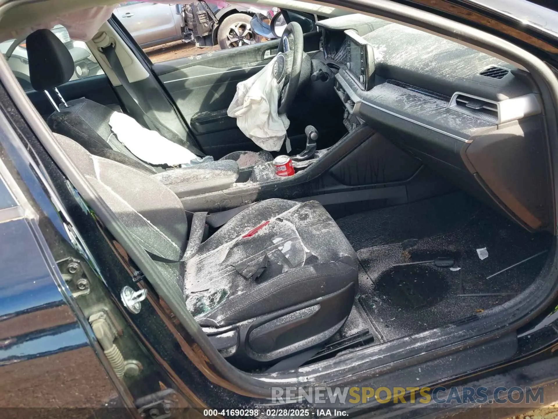 5 Photograph of a damaged car 5XXG14J25MG079639 KIA K5 2021