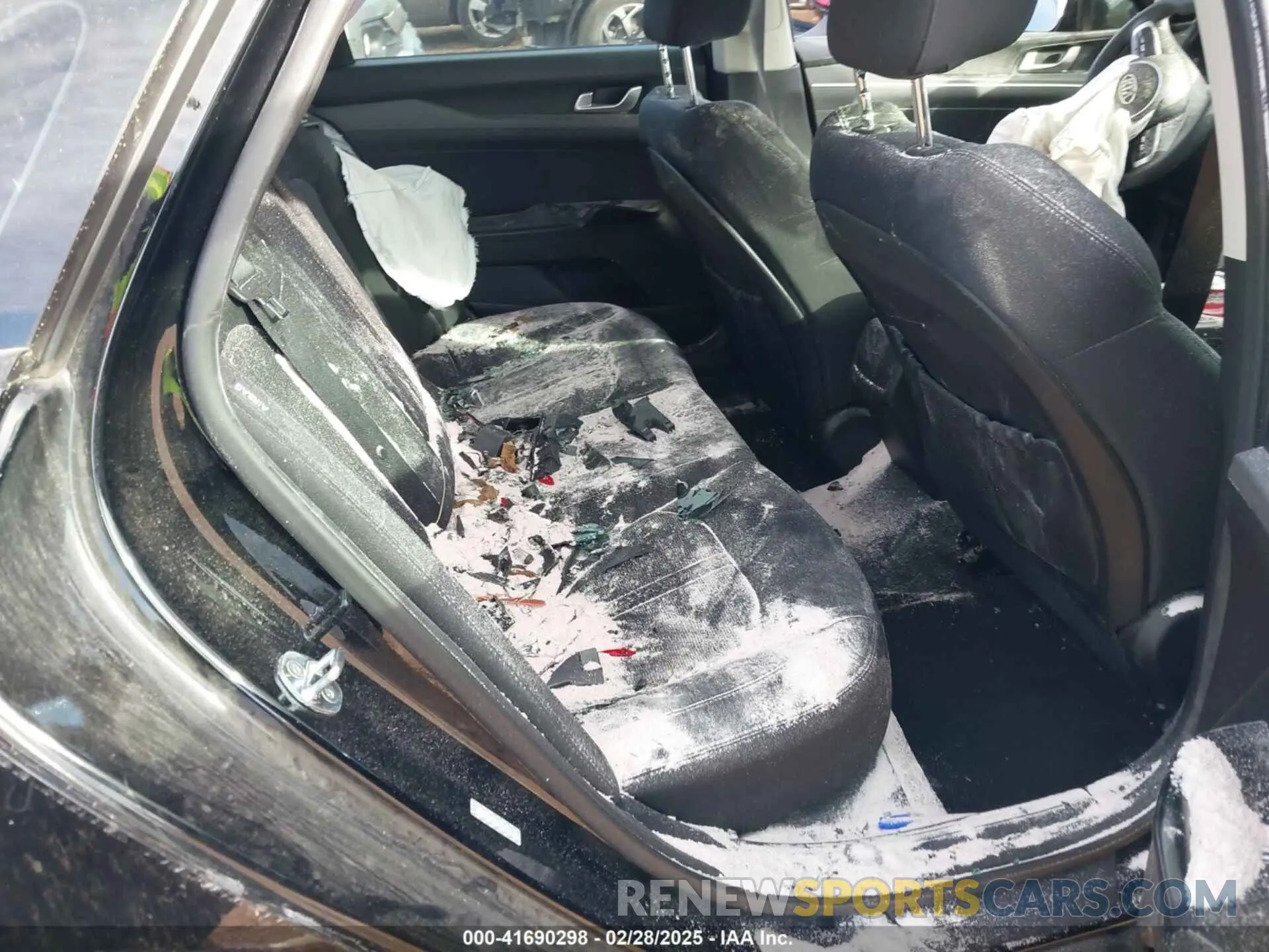 8 Photograph of a damaged car 5XXG14J25MG079639 KIA K5 2021
