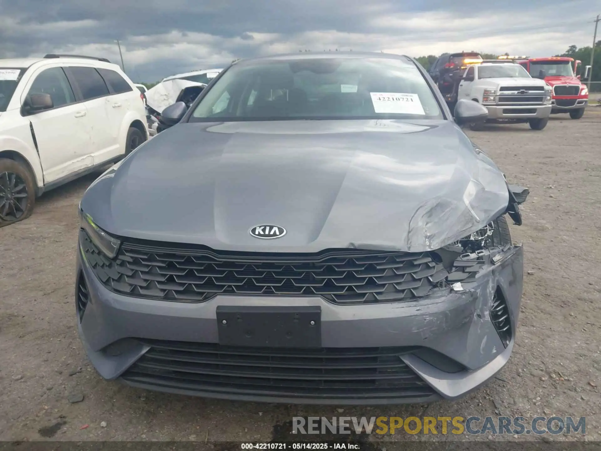 12 Photograph of a damaged car 5XXG14J26MG008143 KIA K5 2021