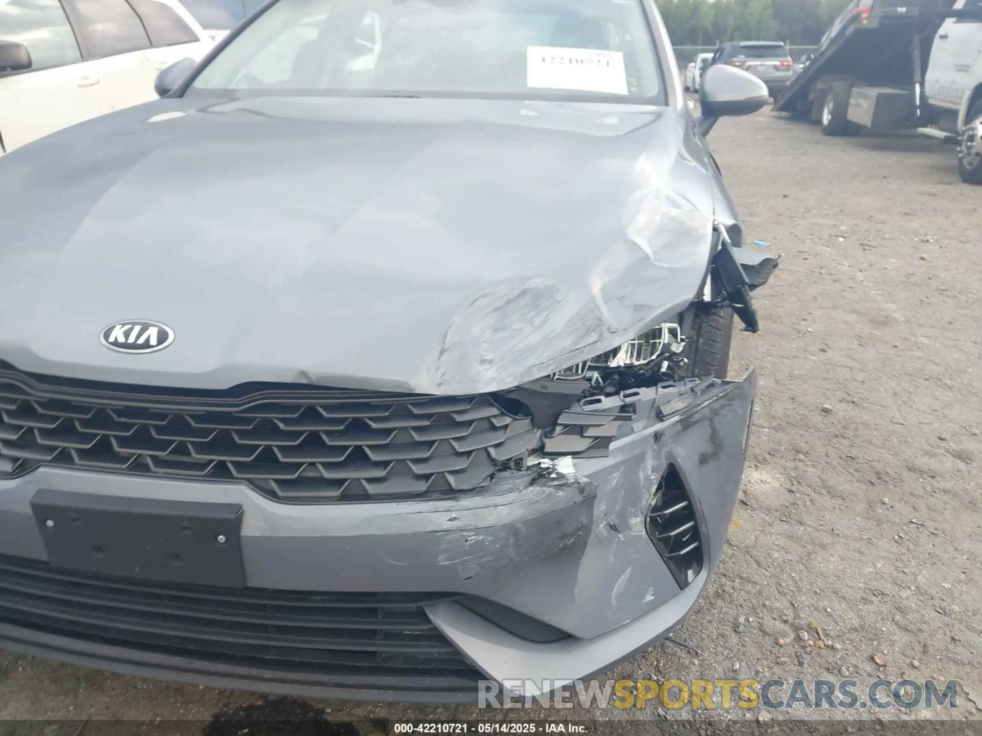 18 Photograph of a damaged car 5XXG14J26MG008143 KIA K5 2021