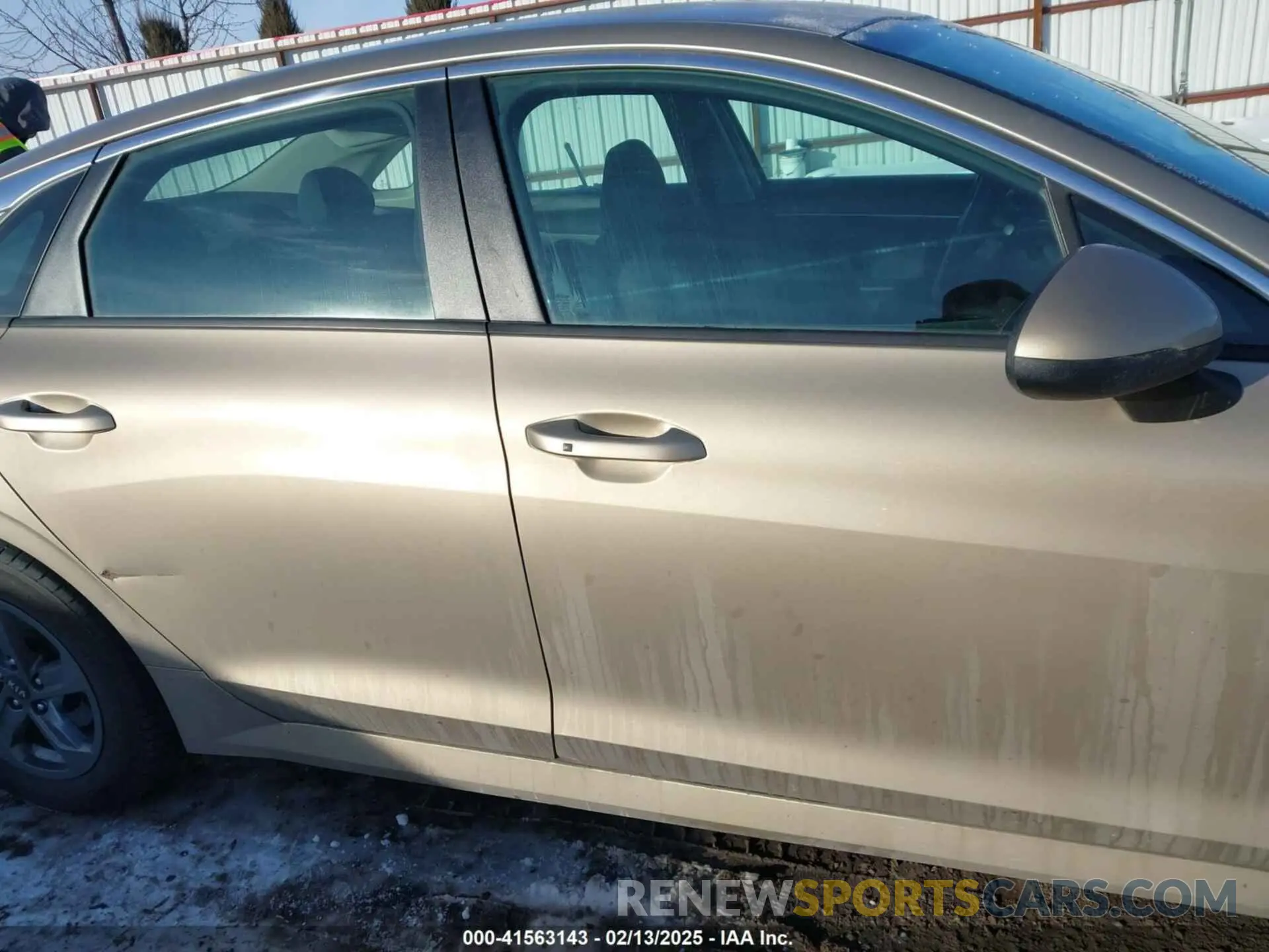13 Photograph of a damaged car 5XXG14J26MG039120 KIA K5 2021