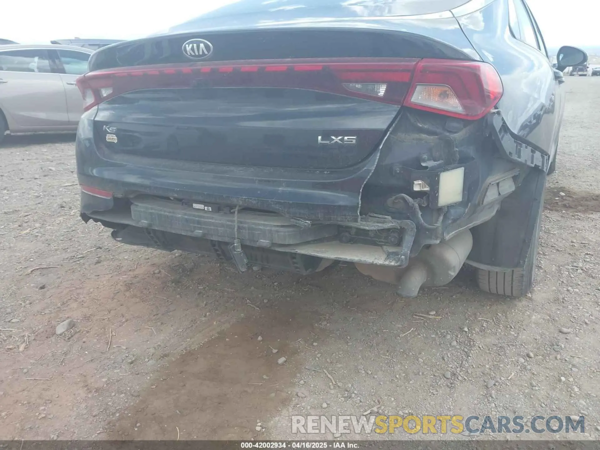 6 Photograph of a damaged car 5XXG14J26MG043720 KIA K5 2021