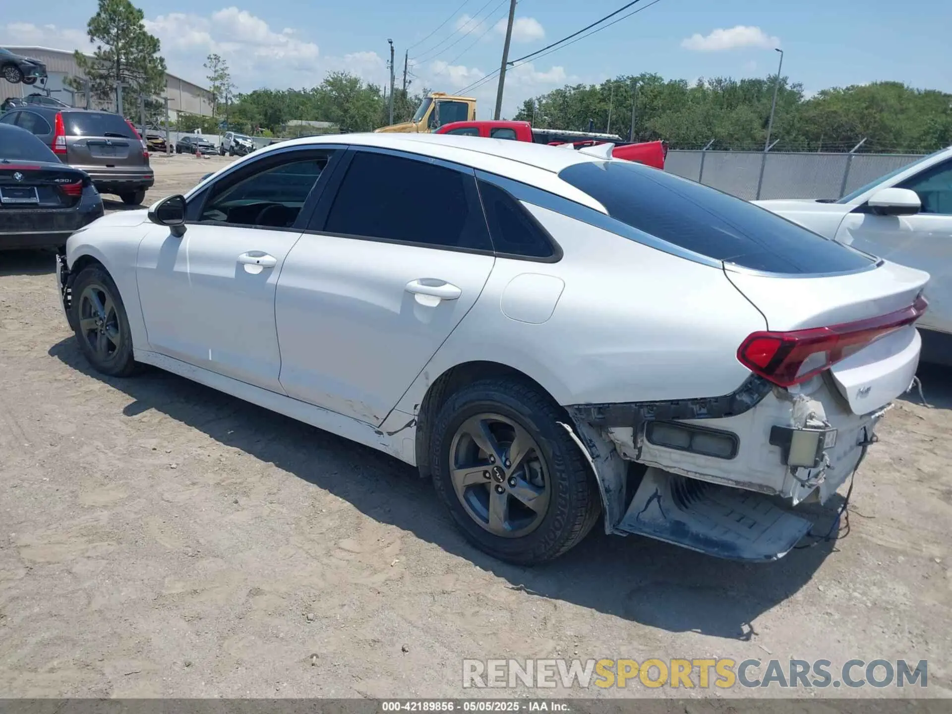 3 Photograph of a damaged car 5XXG14J26MG054961 KIA K5 2021