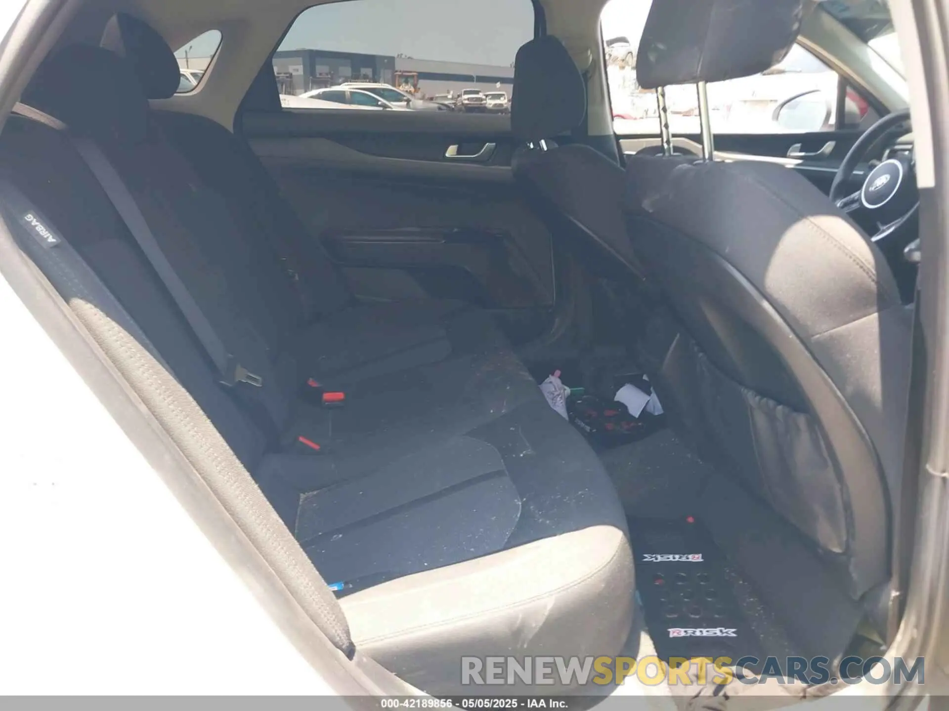 8 Photograph of a damaged car 5XXG14J26MG054961 KIA K5 2021