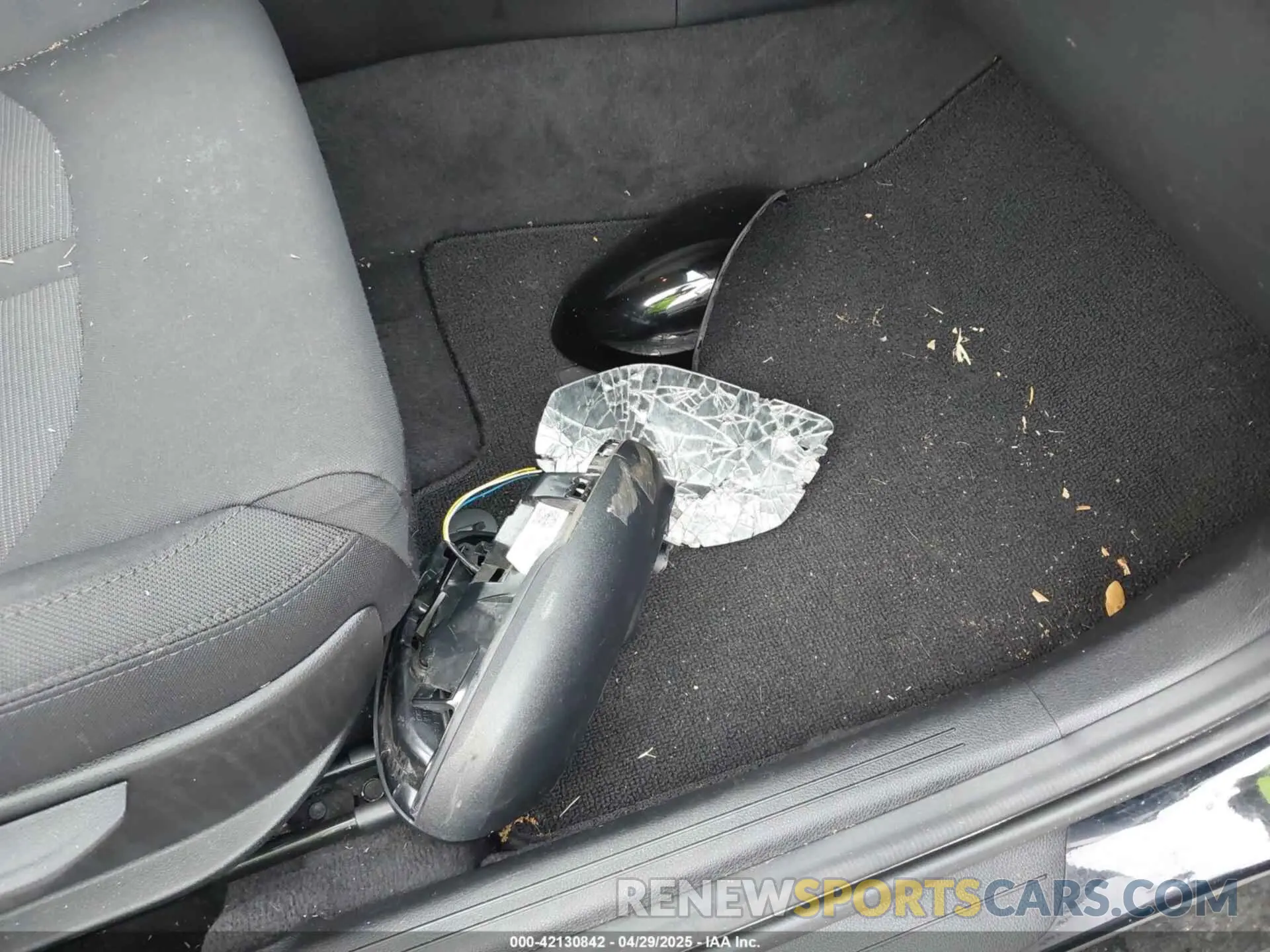 12 Photograph of a damaged car 5XXG14J26MG067354 KIA K5 2021