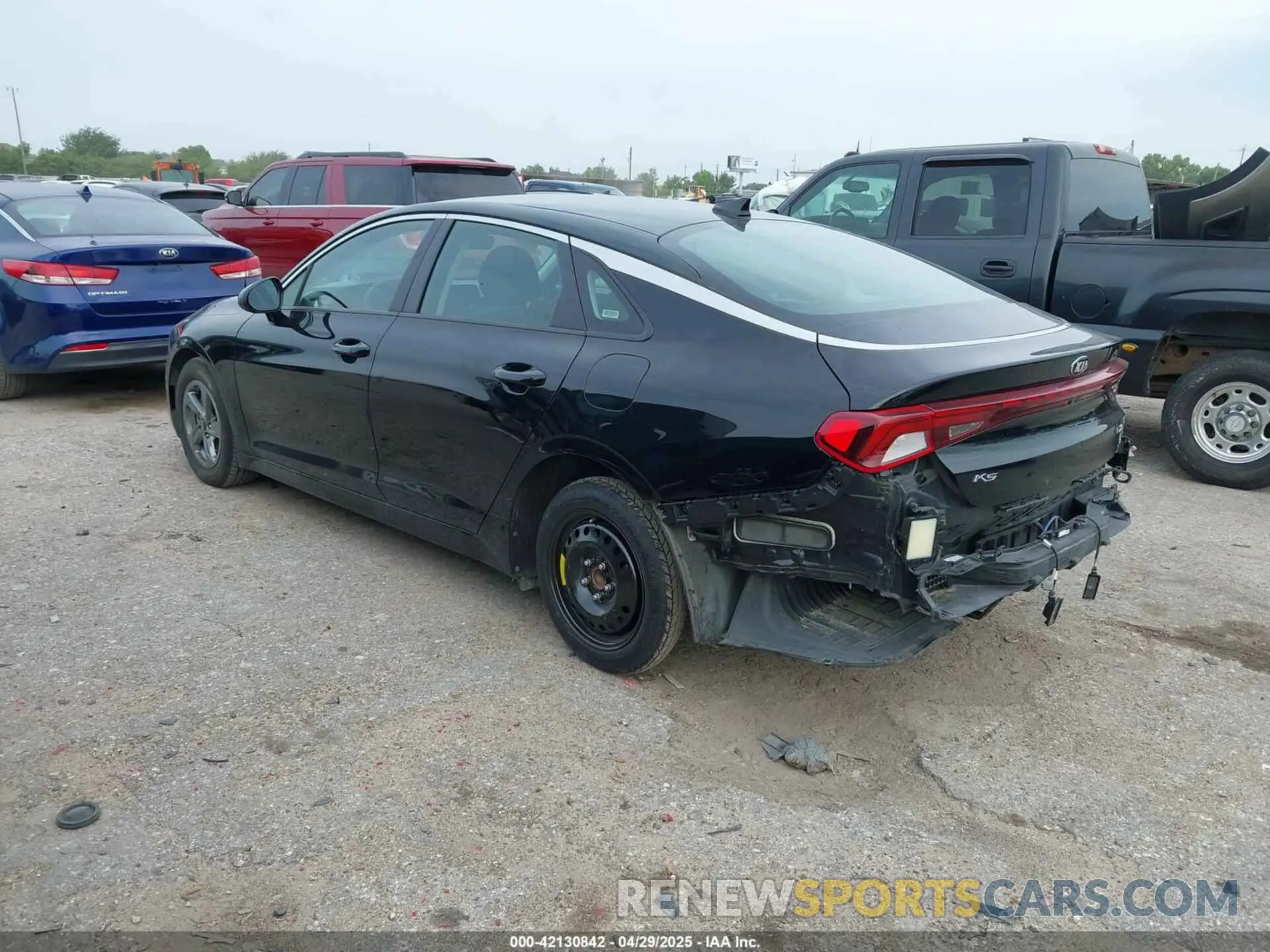 3 Photograph of a damaged car 5XXG14J26MG067354 KIA K5 2021