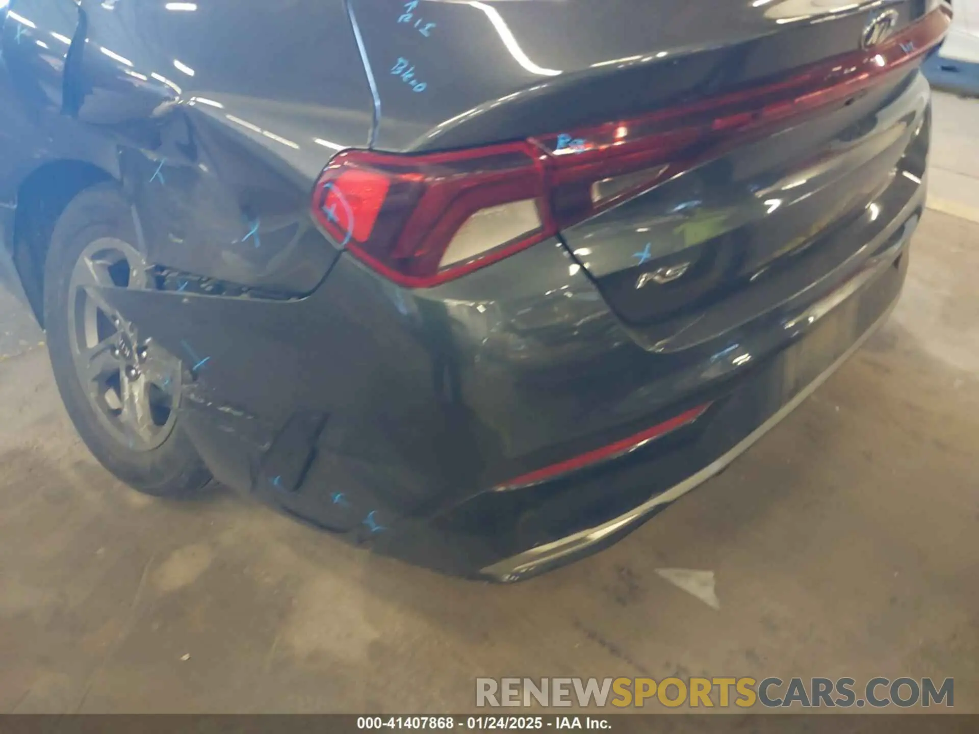 19 Photograph of a damaged car 5XXG14J27MG012945 KIA K5 2021