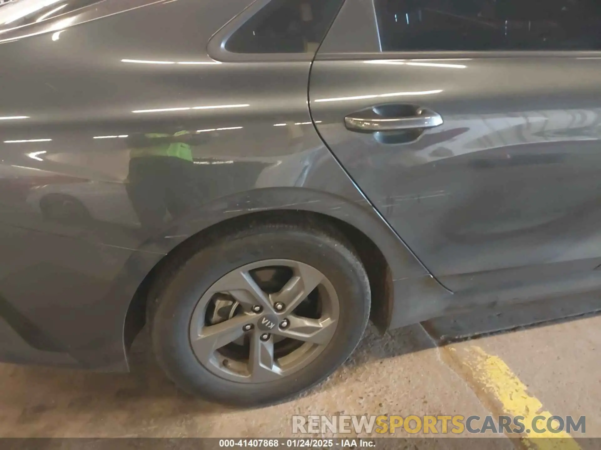 21 Photograph of a damaged car 5XXG14J27MG012945 KIA K5 2021