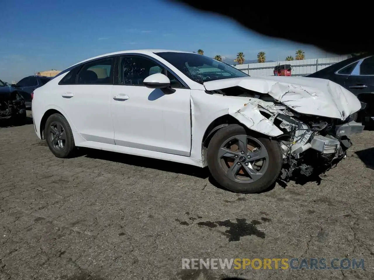 4 Photograph of a damaged car 5XXG14J27MG014906 KIA K5 2021