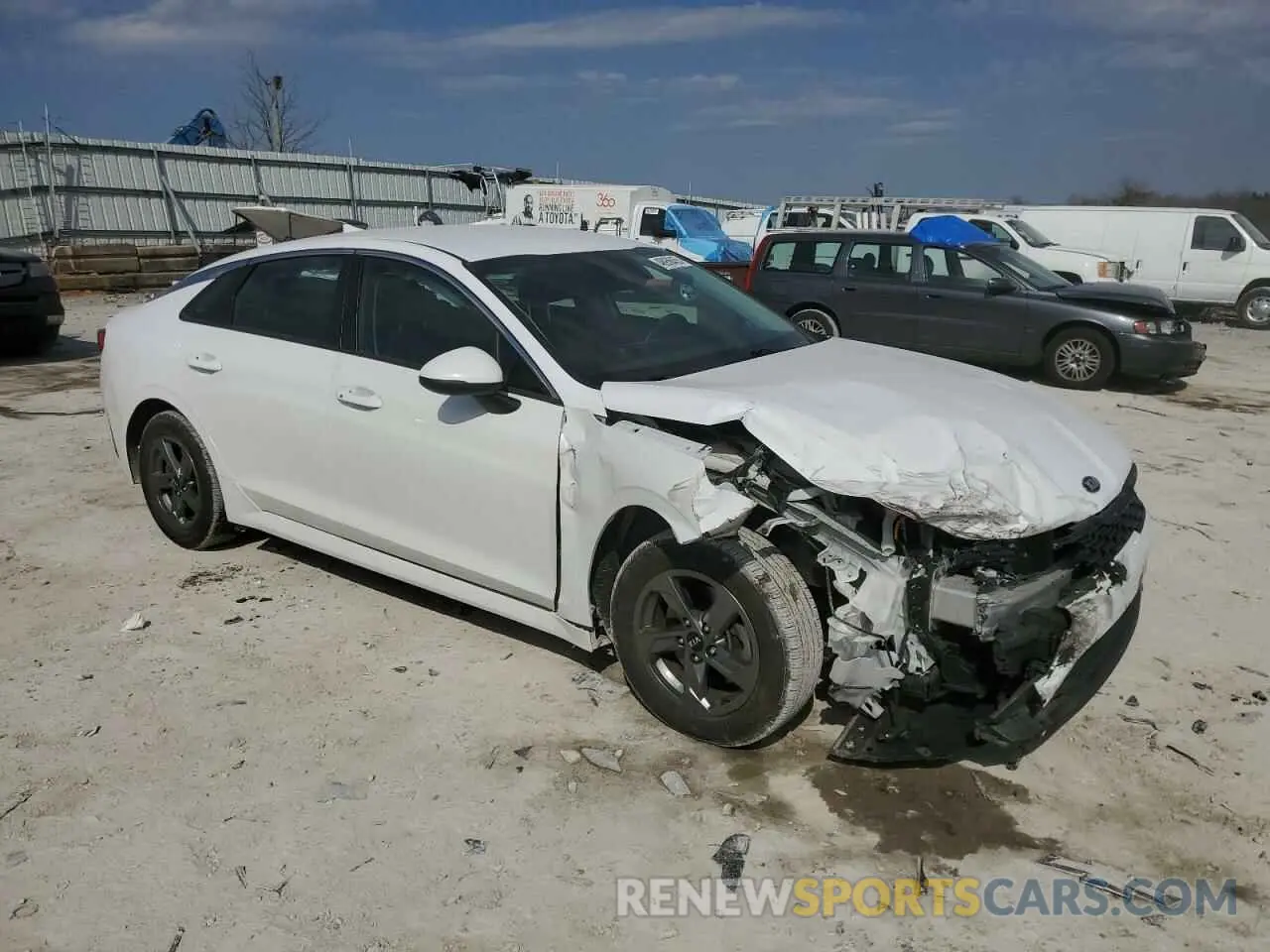 4 Photograph of a damaged car 5XXG14J27MG016297 KIA K5 2021