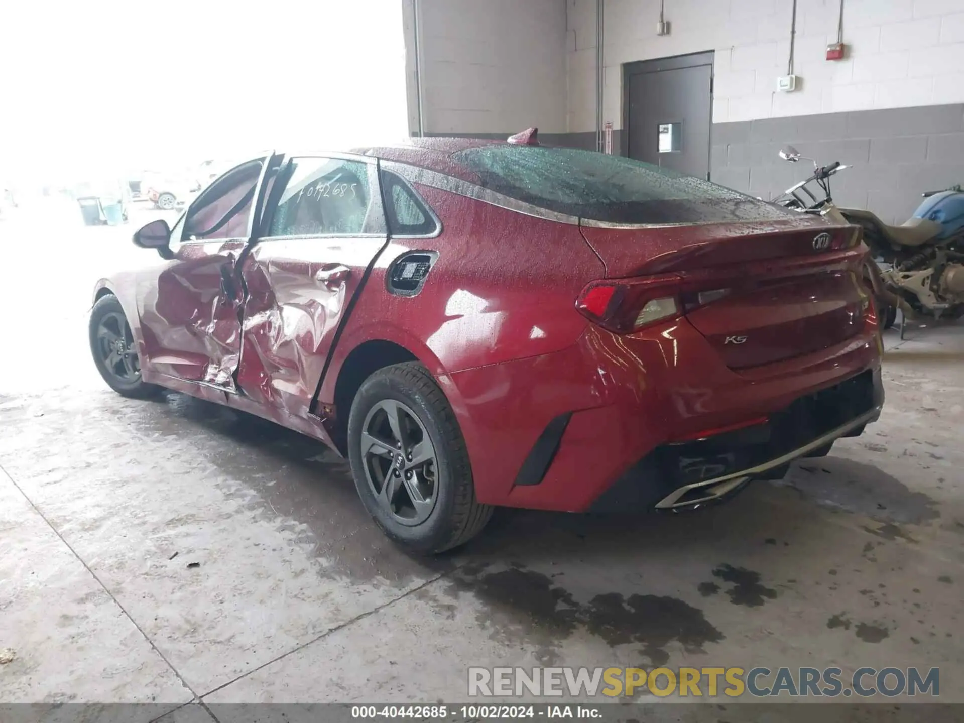 3 Photograph of a damaged car 5XXG14J28MG016177 KIA K5 2021