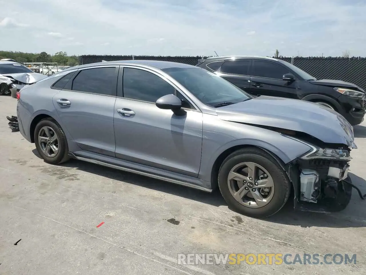 4 Photograph of a damaged car 5XXG14J28MG047705 KIA K5 2021