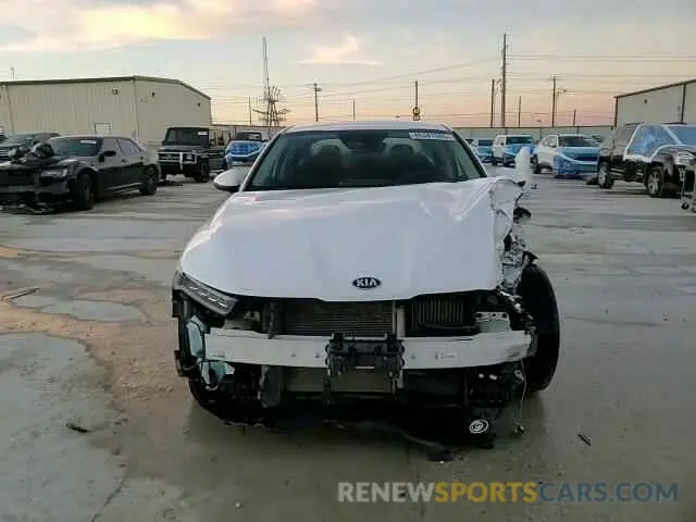 14 Photograph of a damaged car 5XXG14J28MG048885 KIA K5 2021