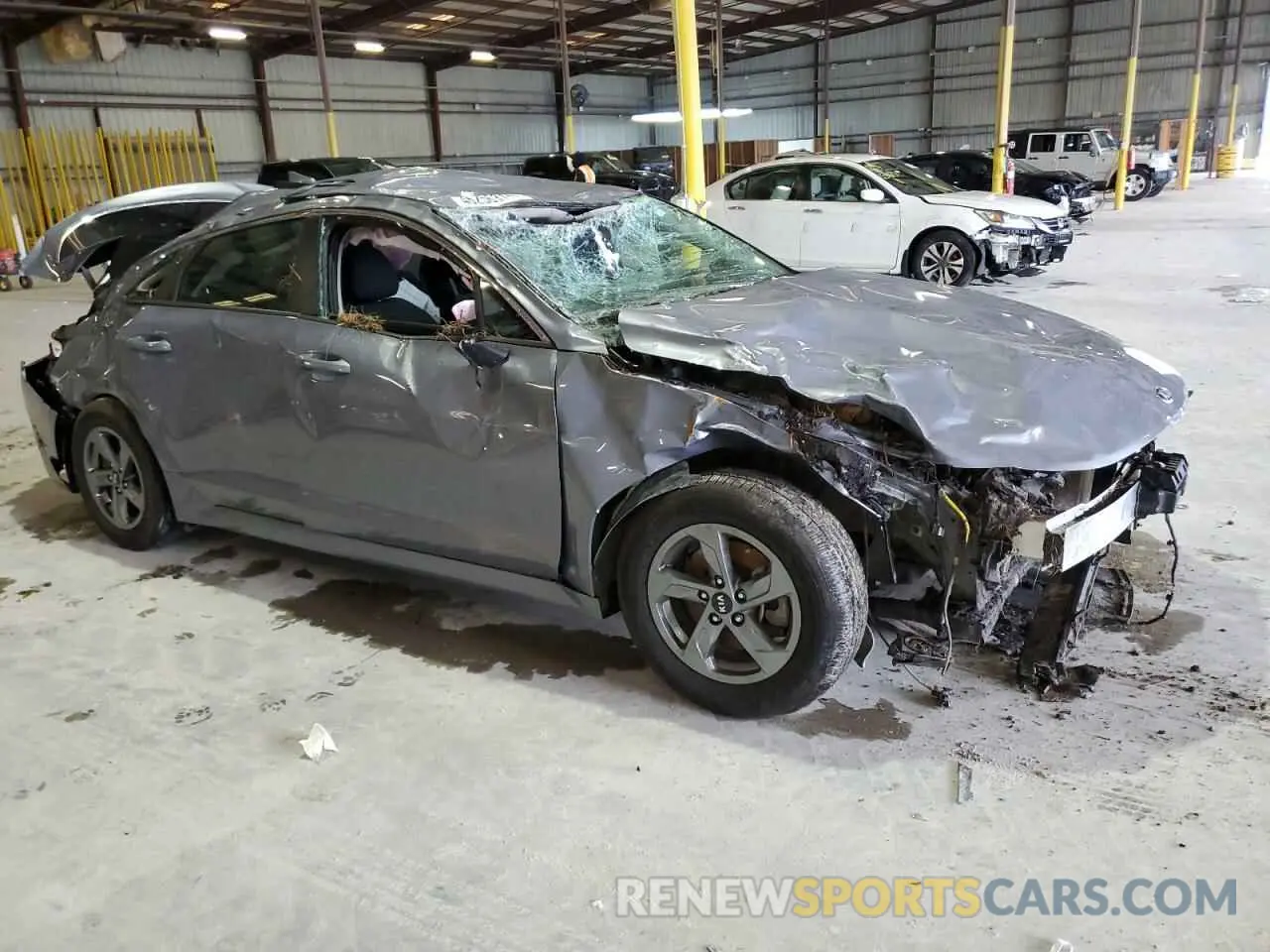 4 Photograph of a damaged car 5XXG14J28MG071728 KIA K5 2021