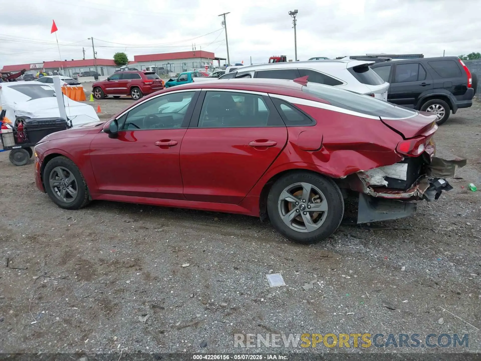 14 Photograph of a damaged car 5XXG14J28MG076346 KIA K5 2021