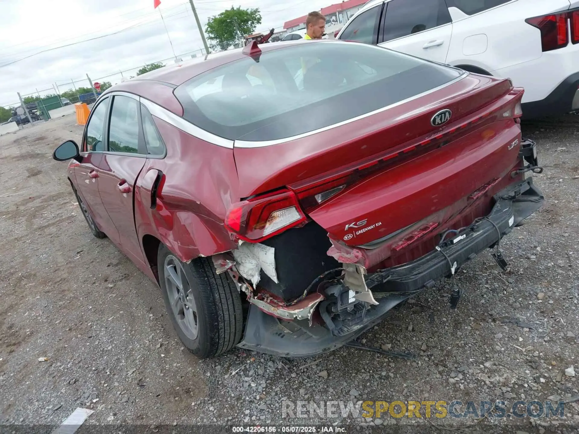 3 Photograph of a damaged car 5XXG14J28MG076346 KIA K5 2021