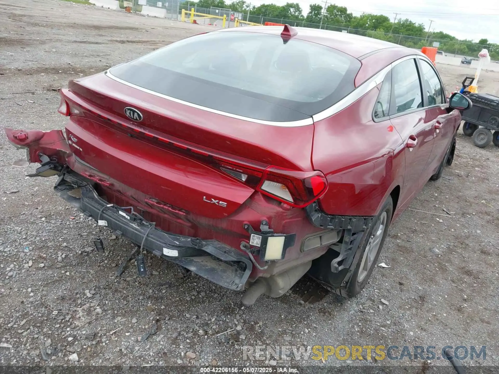 4 Photograph of a damaged car 5XXG14J28MG076346 KIA K5 2021