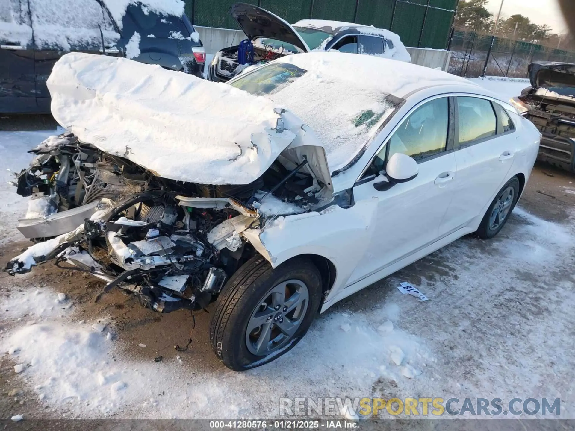 2 Photograph of a damaged car 5XXG14J29MG014454 KIA K5 2021