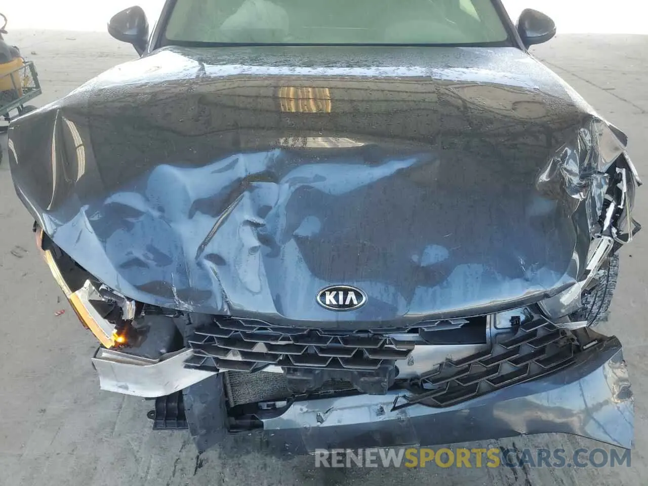 11 Photograph of a damaged car 5XXG14J29MG037572 KIA K5 2021