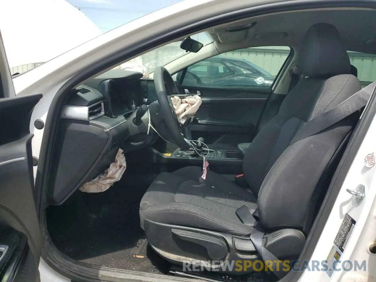 7 Photograph of a damaged car 5XXG14J29MG065307 KIA K5 2021