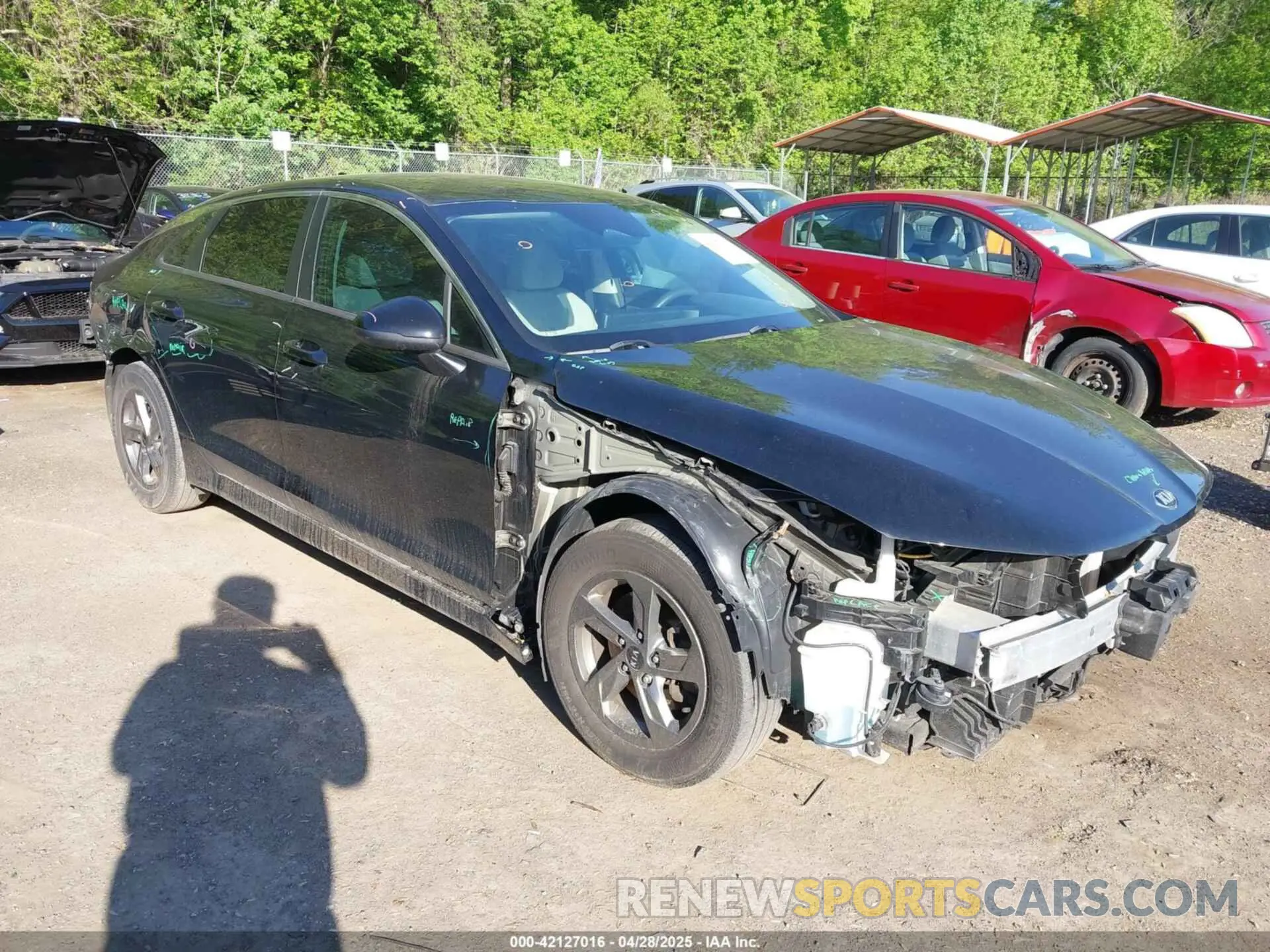1 Photograph of a damaged car 5XXG14J2XMG014687 KIA K5 2021