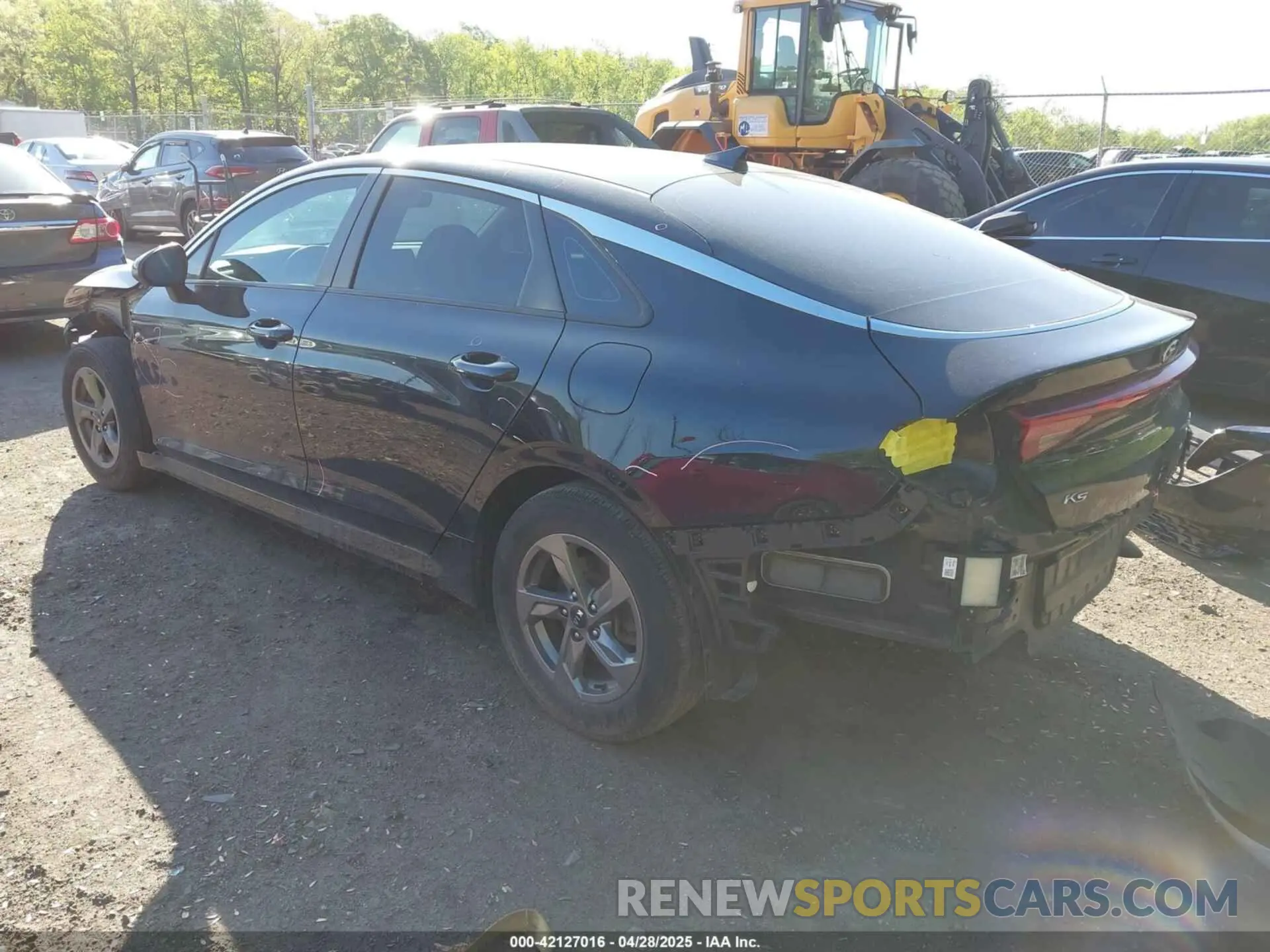 3 Photograph of a damaged car 5XXG14J2XMG014687 KIA K5 2021