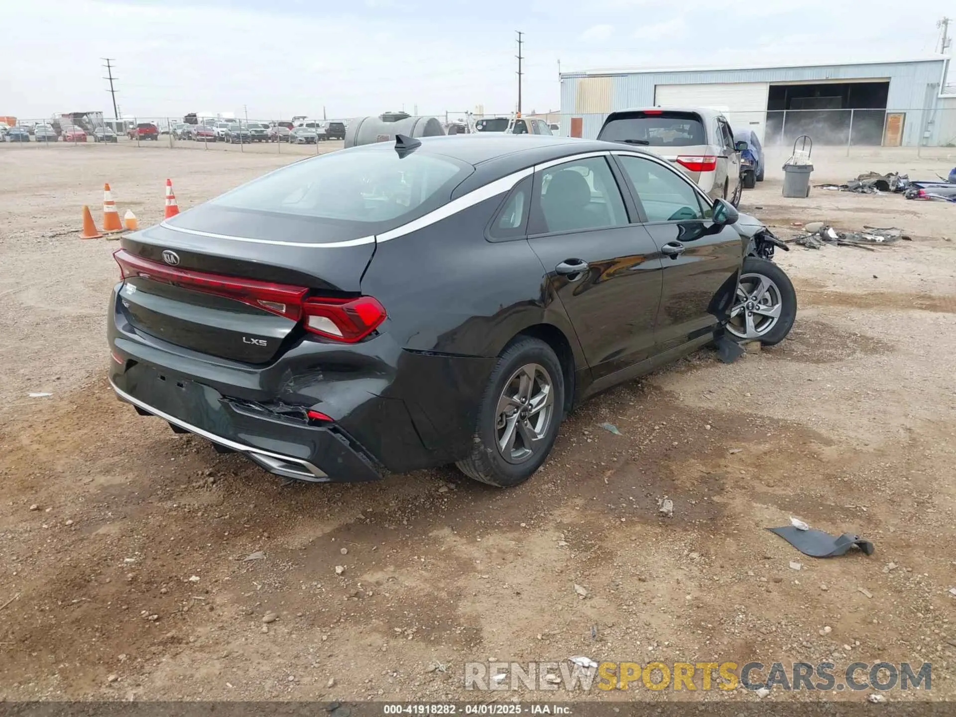 4 Photograph of a damaged car 5XXG14J2XMG046815 KIA K5 2021