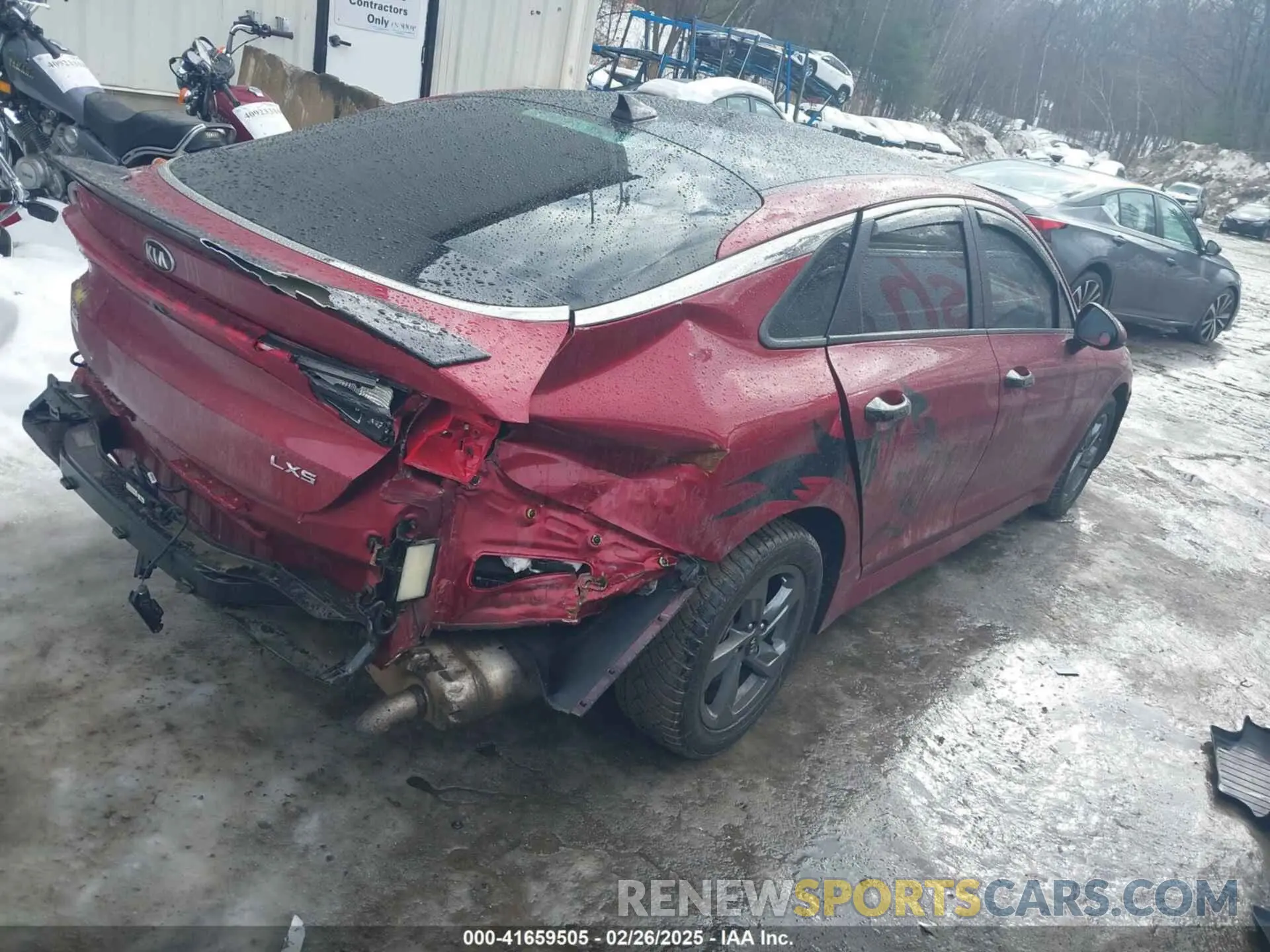 4 Photograph of a damaged car 5XXG14J2XMG071343 KIA K5 2021