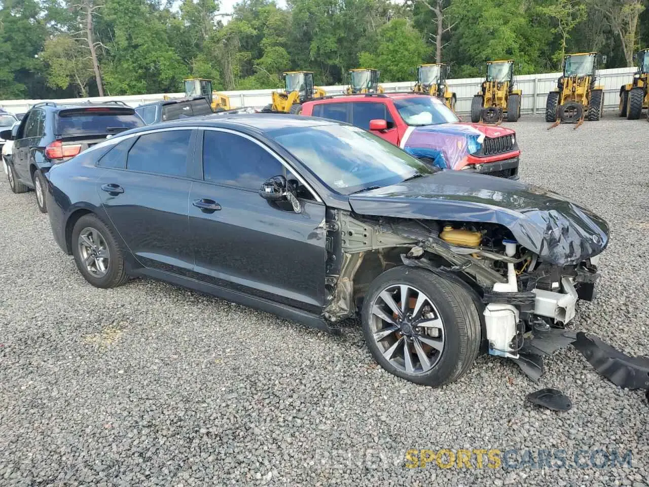 4 Photograph of a damaged car 5XXG14J2XMG081760 KIA K5 2021
