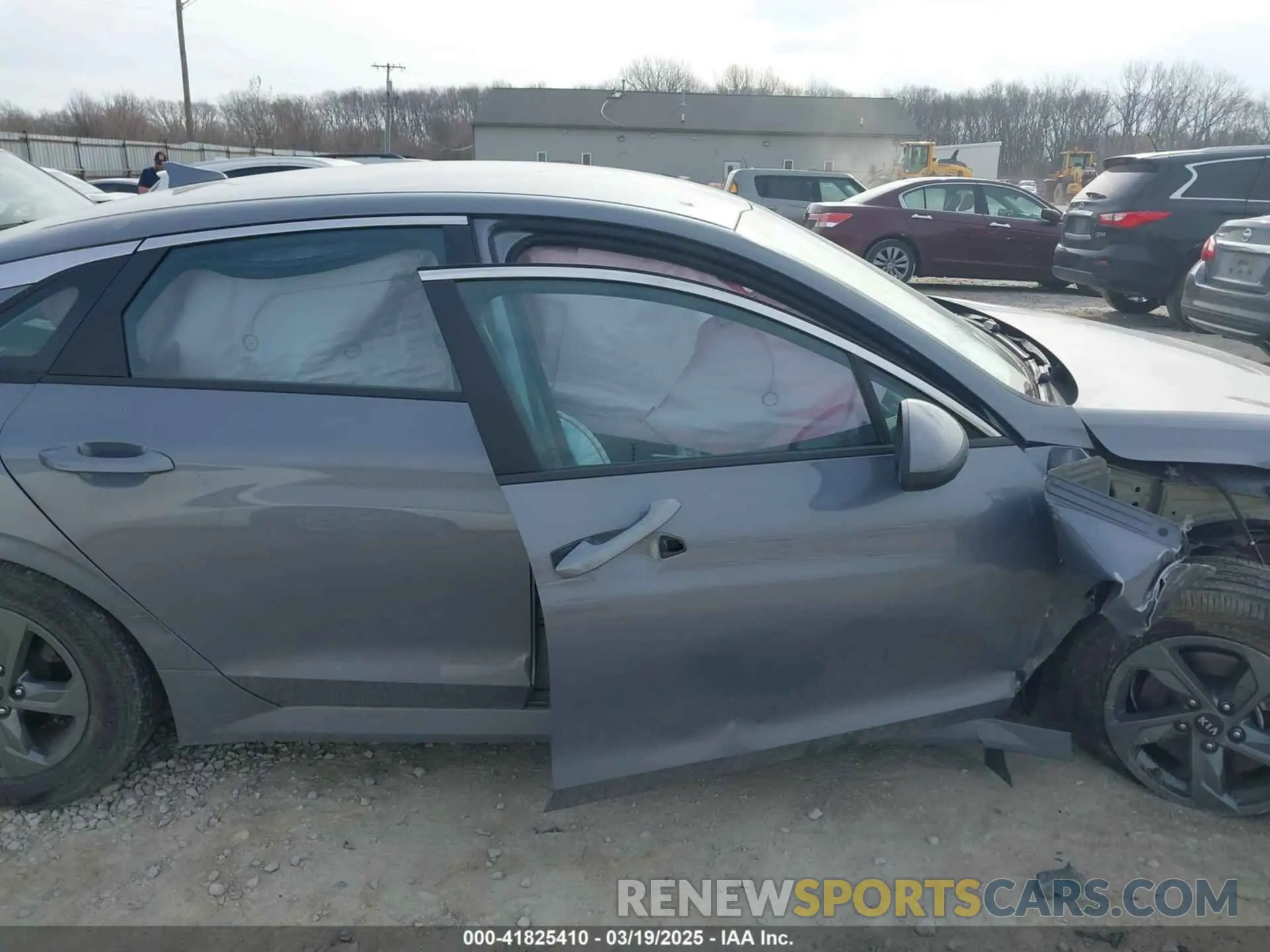 13 Photograph of a damaged car 5XXG24J23MG030730 KIA K5 2021