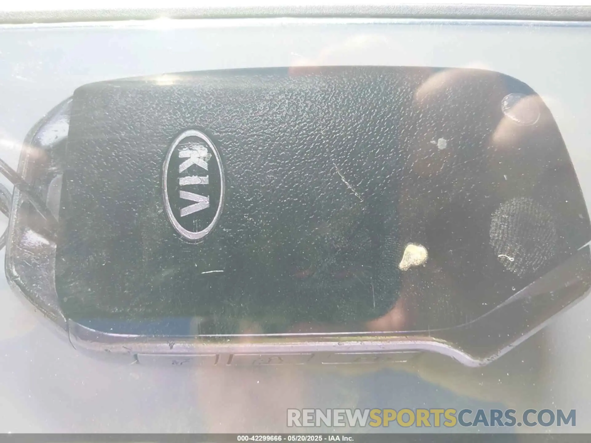 11 Photograph of a damaged car 5XXG24J25MG069822 KIA K5 2021