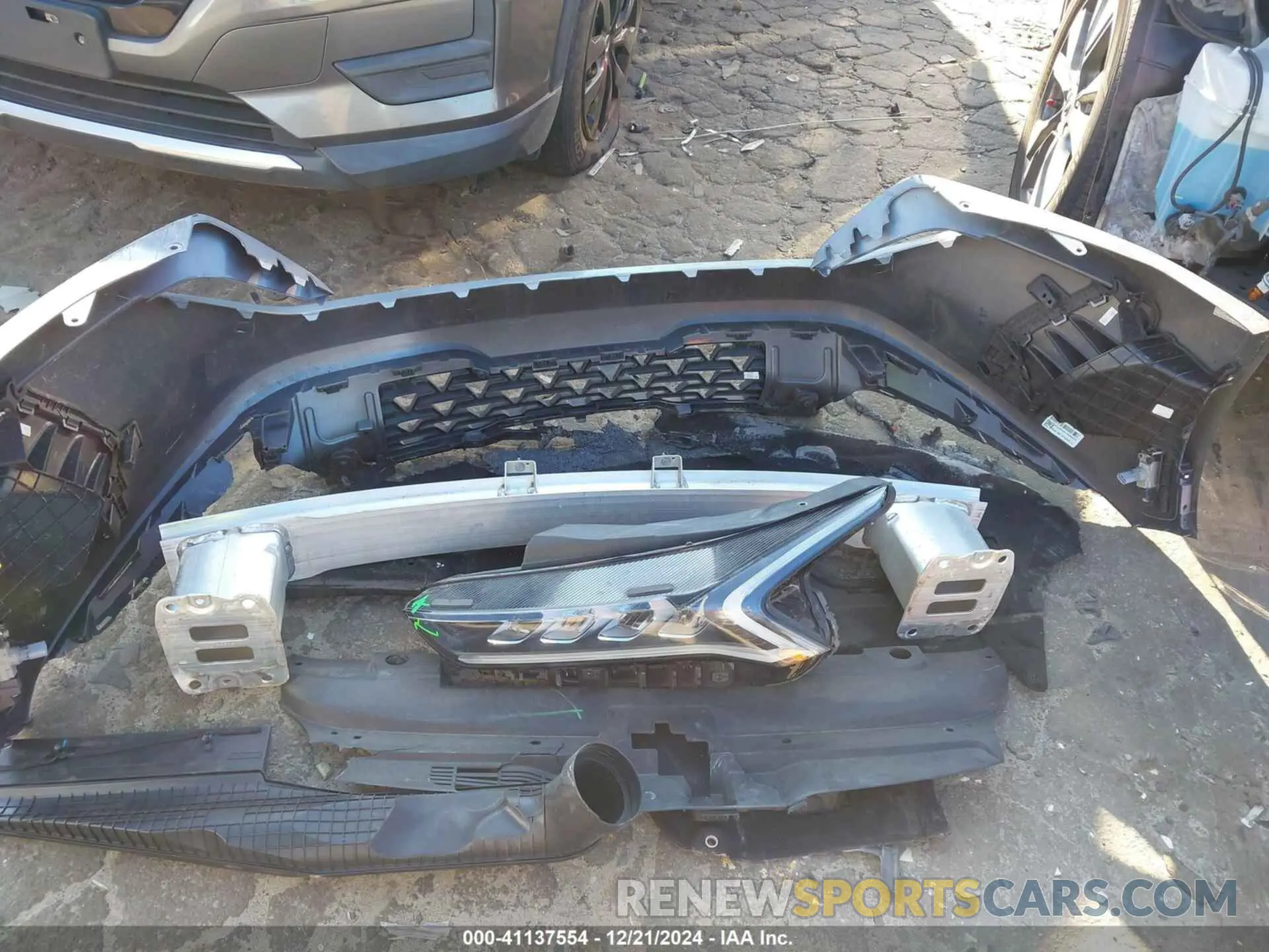 12 Photograph of a damaged car 5XXG24J26MG081736 KIA K5 2021