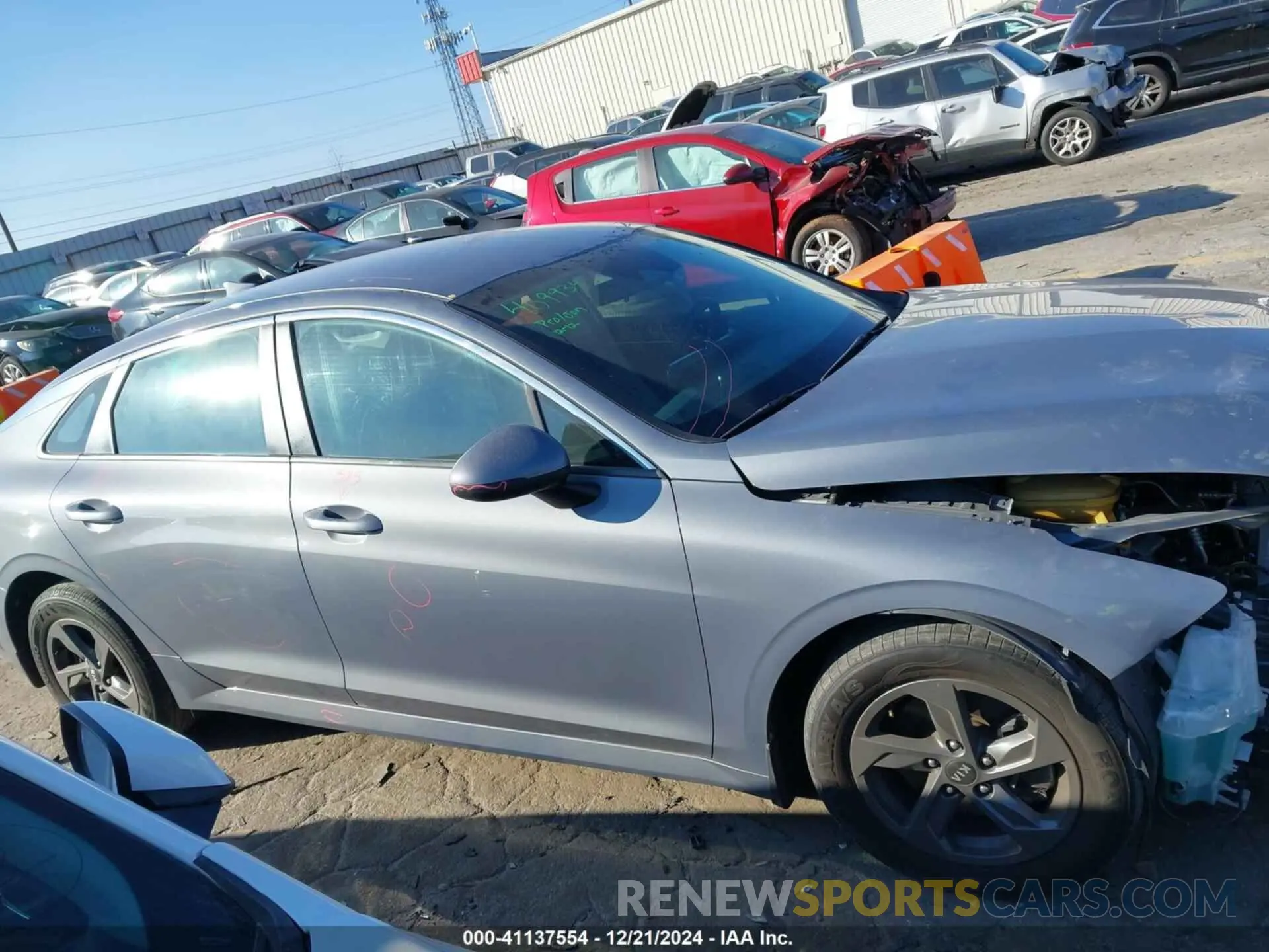14 Photograph of a damaged car 5XXG24J26MG081736 KIA K5 2021
