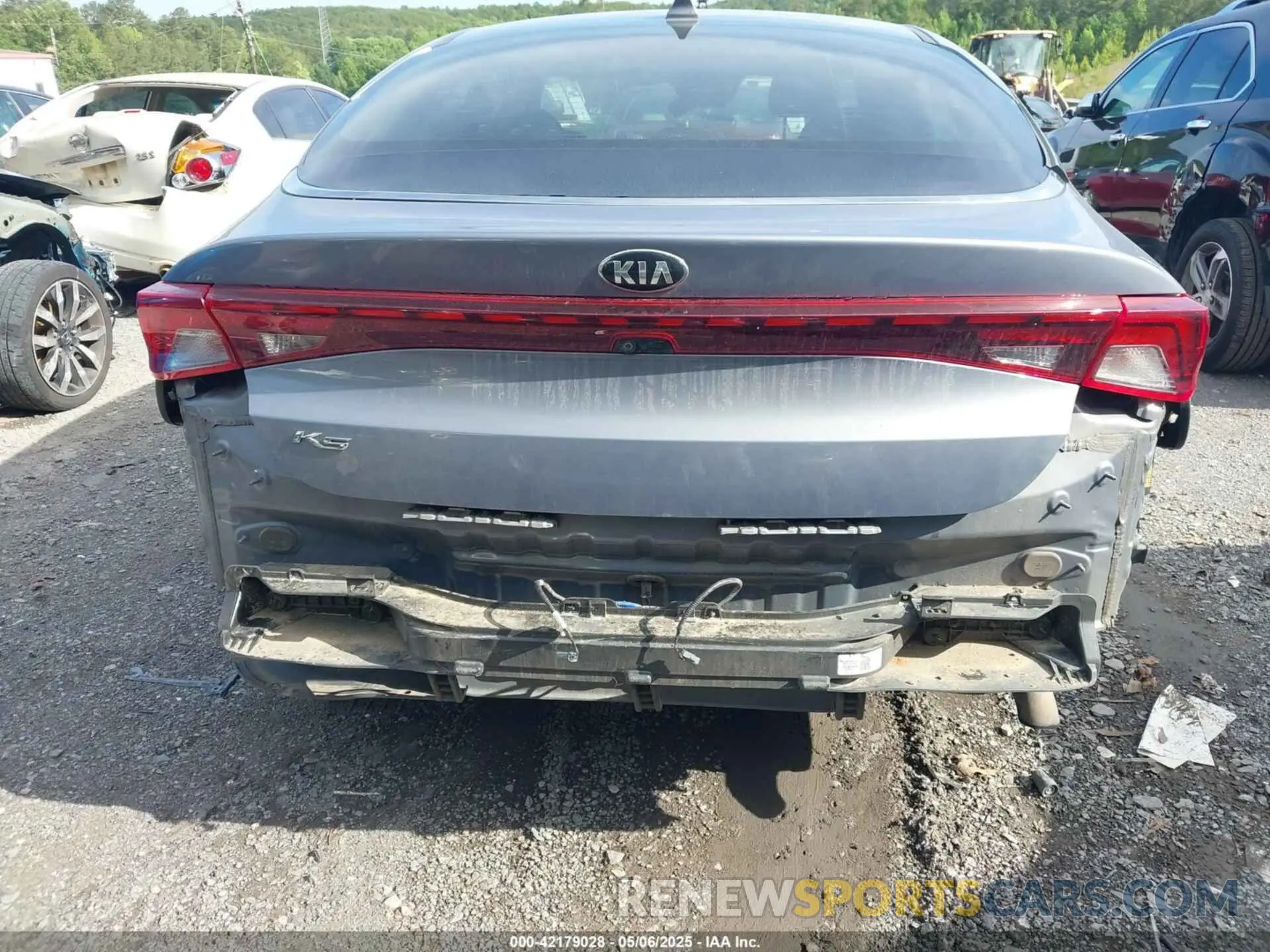 18 Photograph of a damaged car 5XXG24J27MG017012 KIA K5 2021