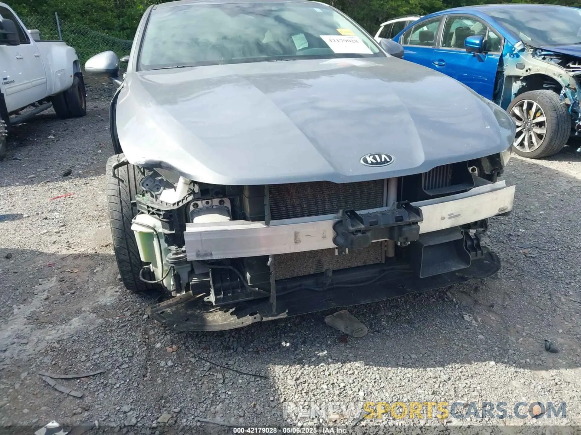 6 Photograph of a damaged car 5XXG24J27MG017012 KIA K5 2021