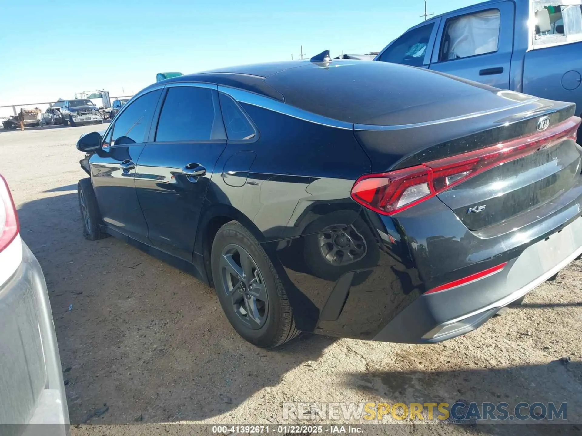 14 Photograph of a damaged car 5XXG24J28MG043991 KIA K5 2021