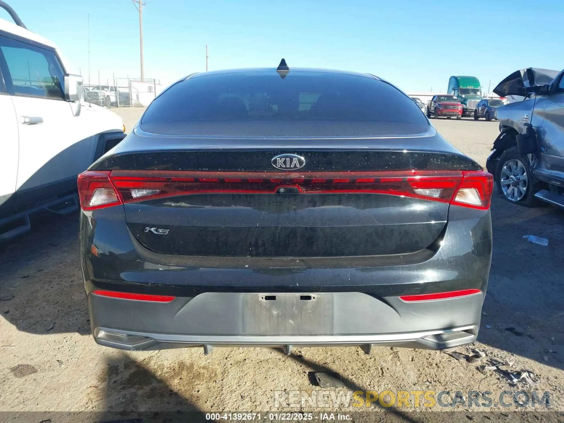 16 Photograph of a damaged car 5XXG24J28MG043991 KIA K5 2021