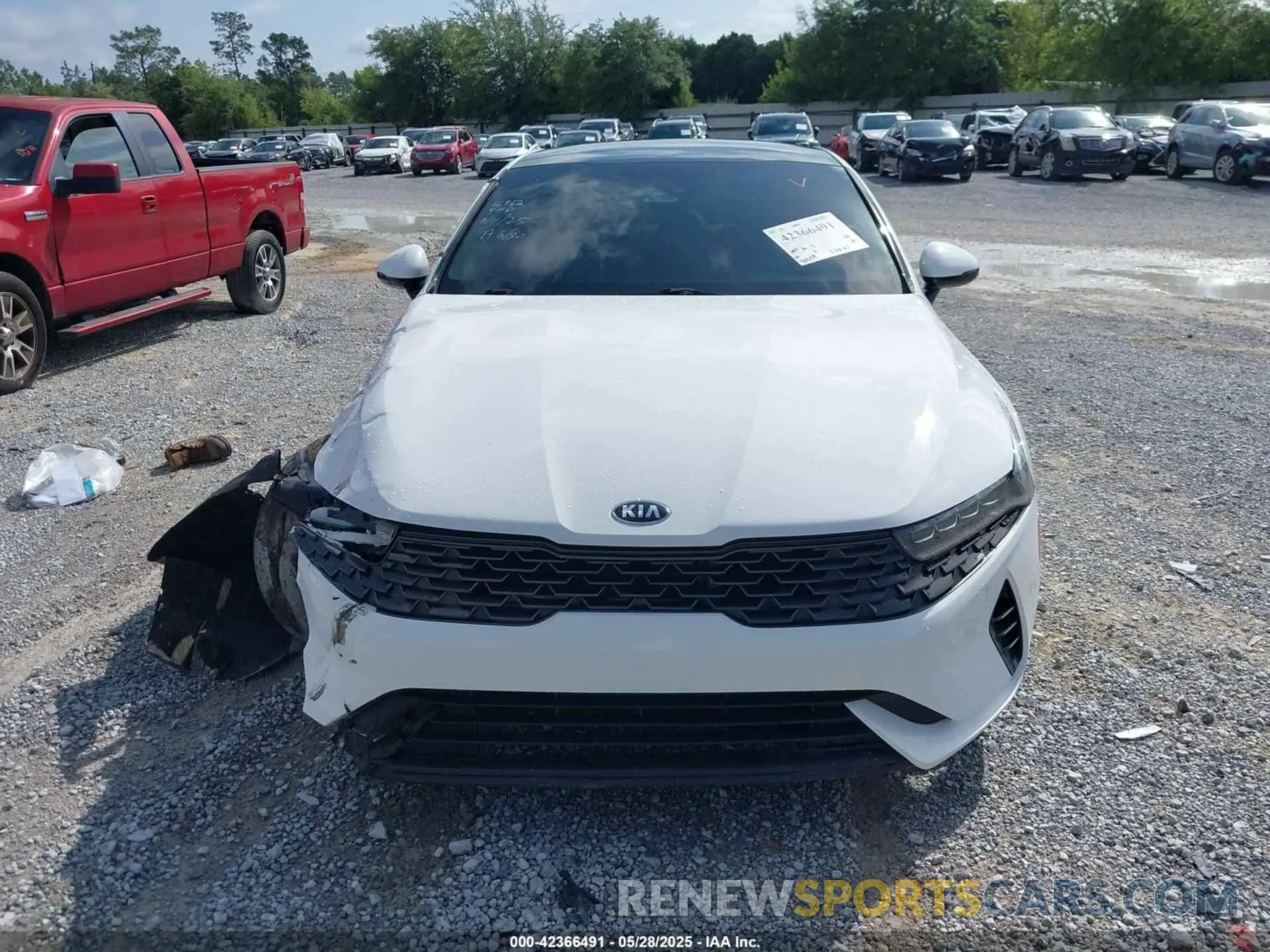 11 Photograph of a damaged car 5XXG34J26MG029391 KIA K5 2021