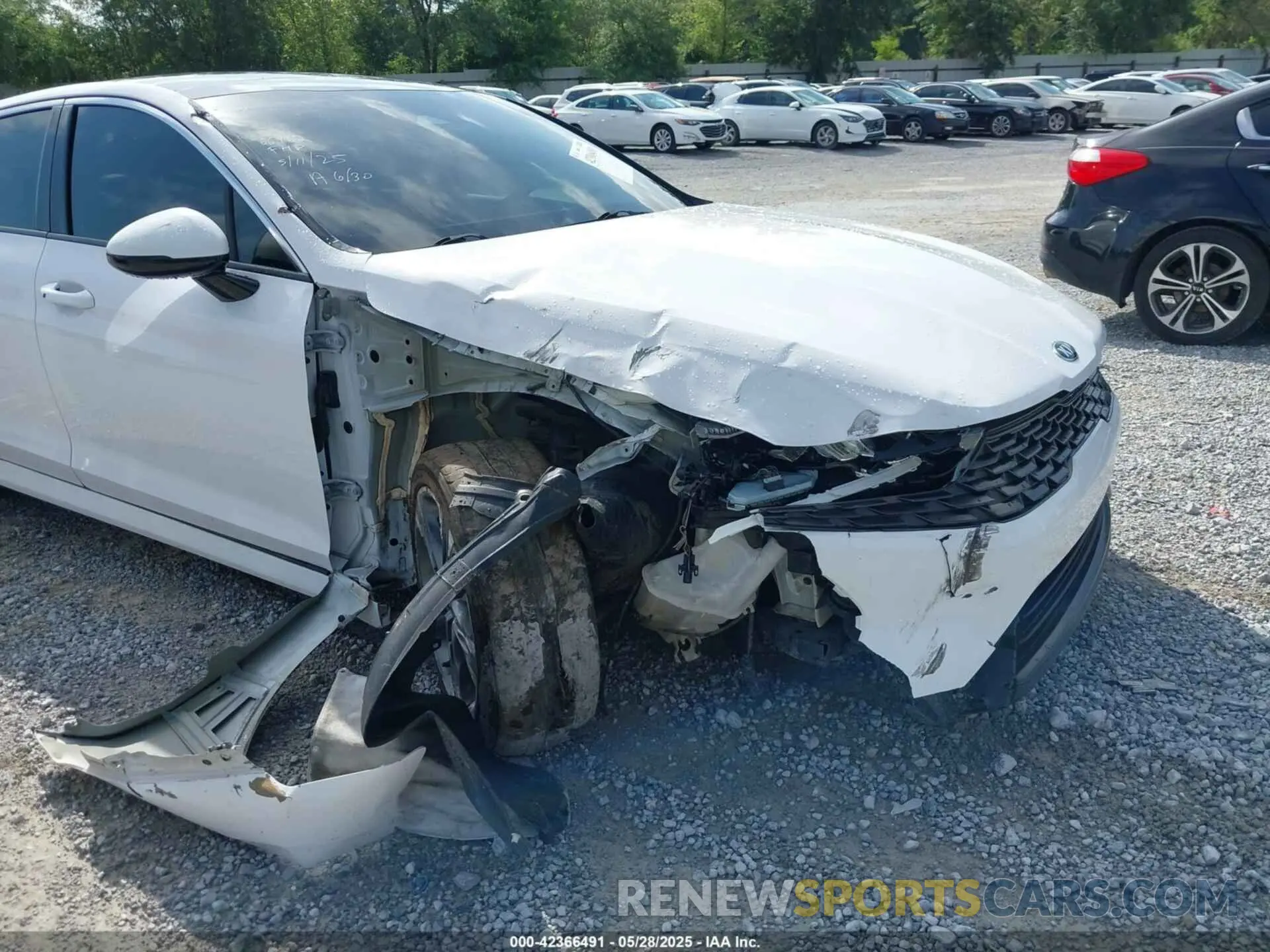 6 Photograph of a damaged car 5XXG34J26MG029391 KIA K5 2021