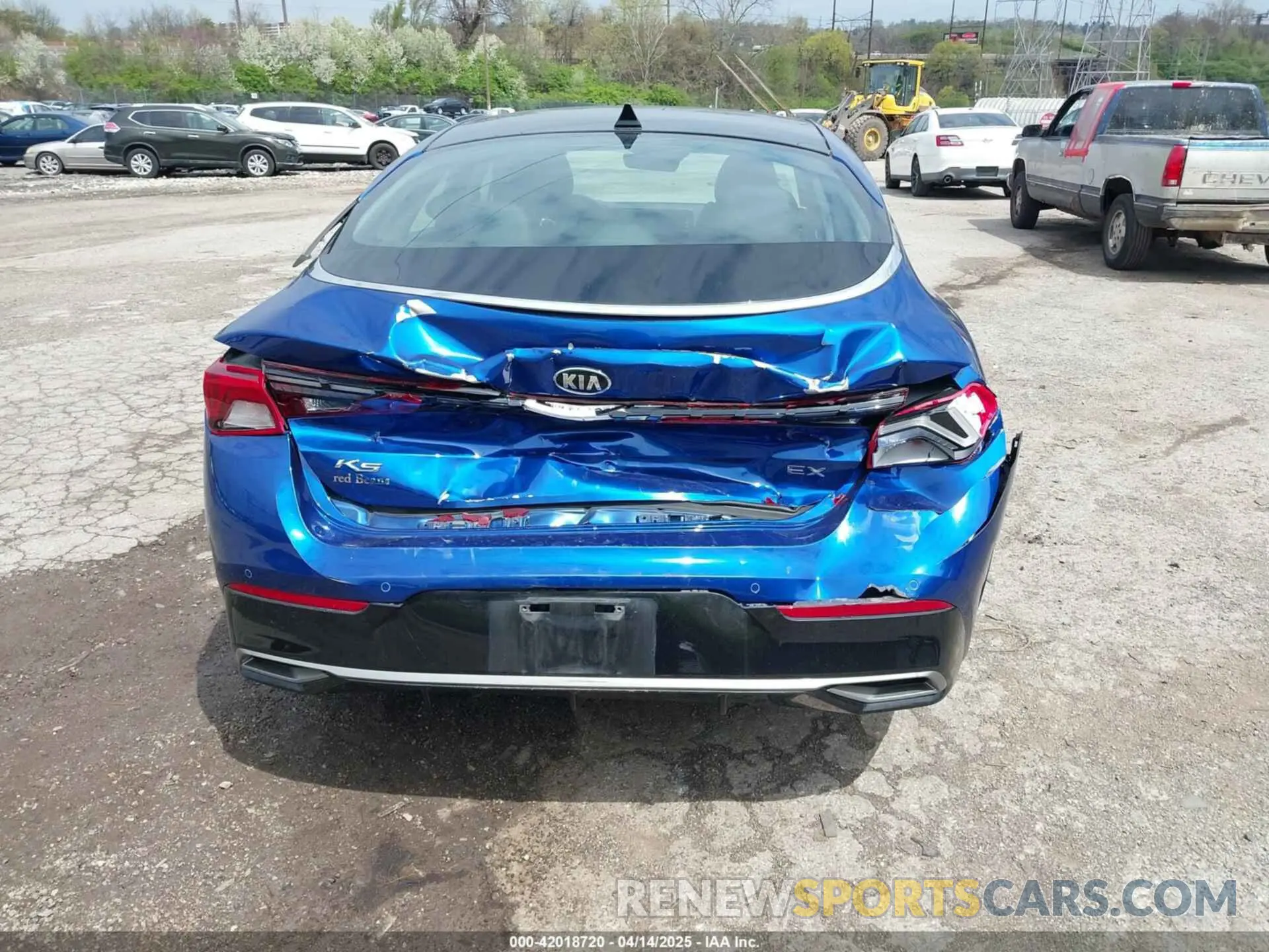 17 Photograph of a damaged car 5XXG34J2XMG008964 KIA K5 2021