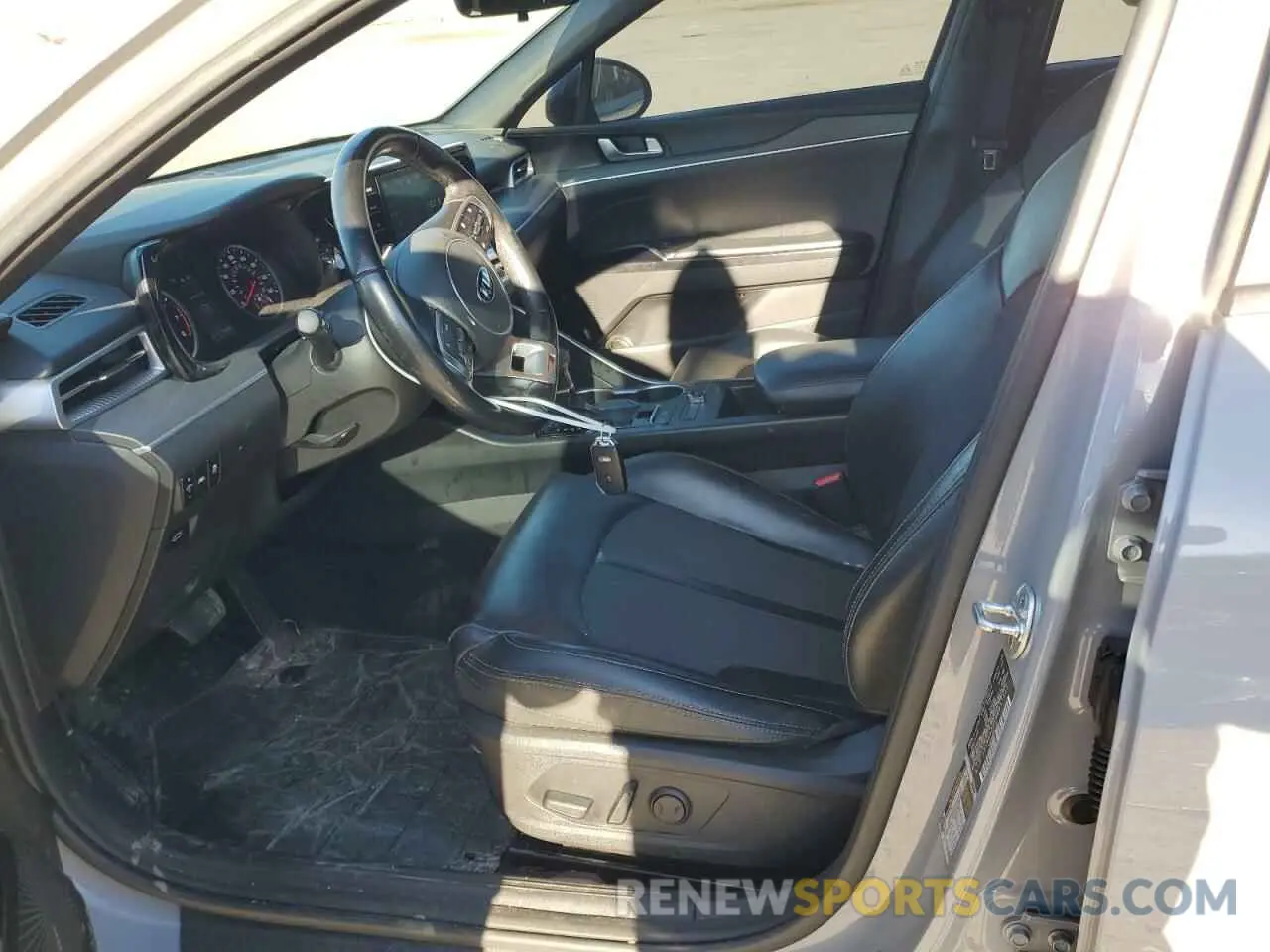 7 Photograph of a damaged car 5XXG64J20MG017390 KIA K5 2021
