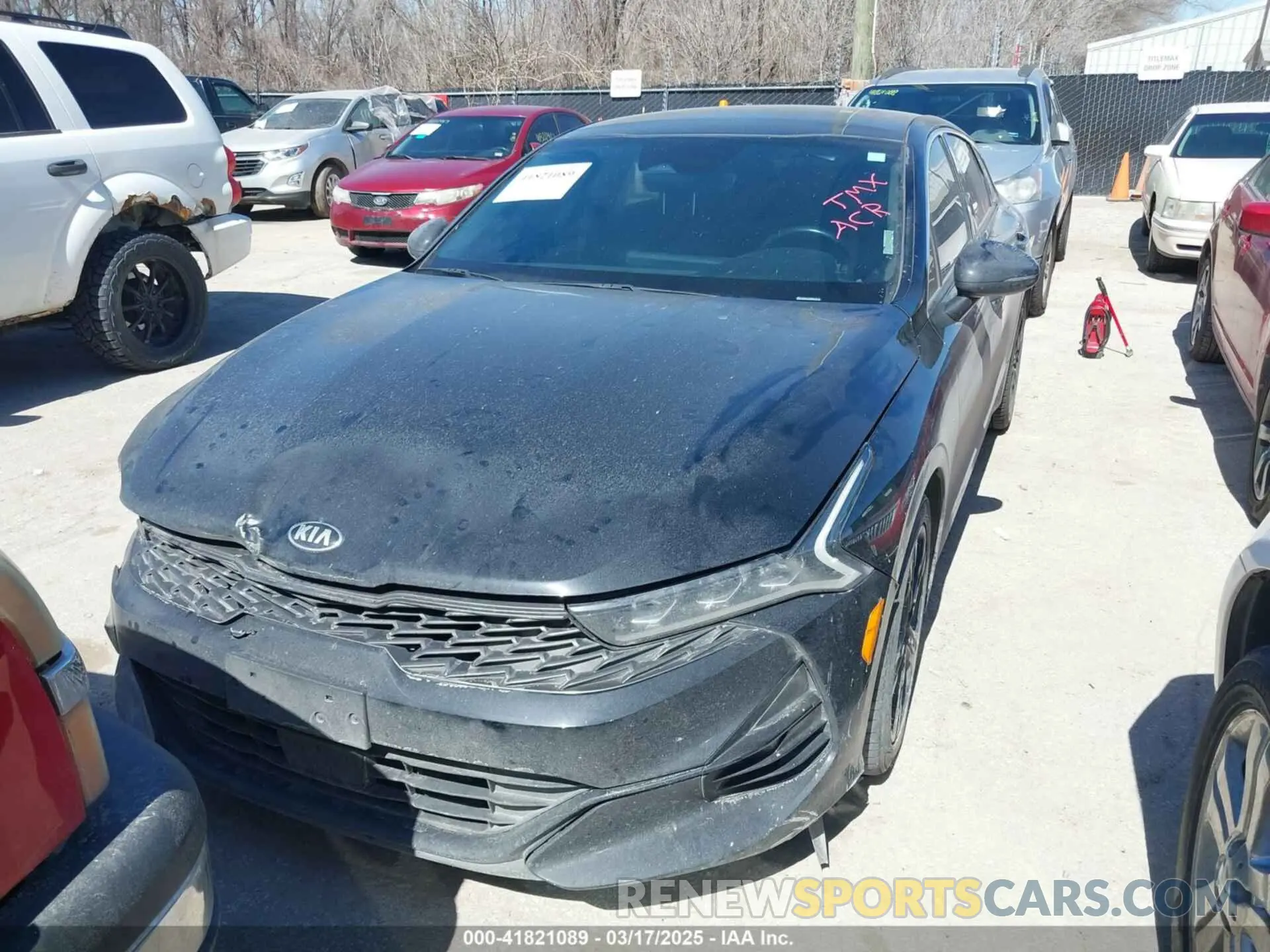 11 Photograph of a damaged car 5XXG64J20MG058750 KIA K5 2021