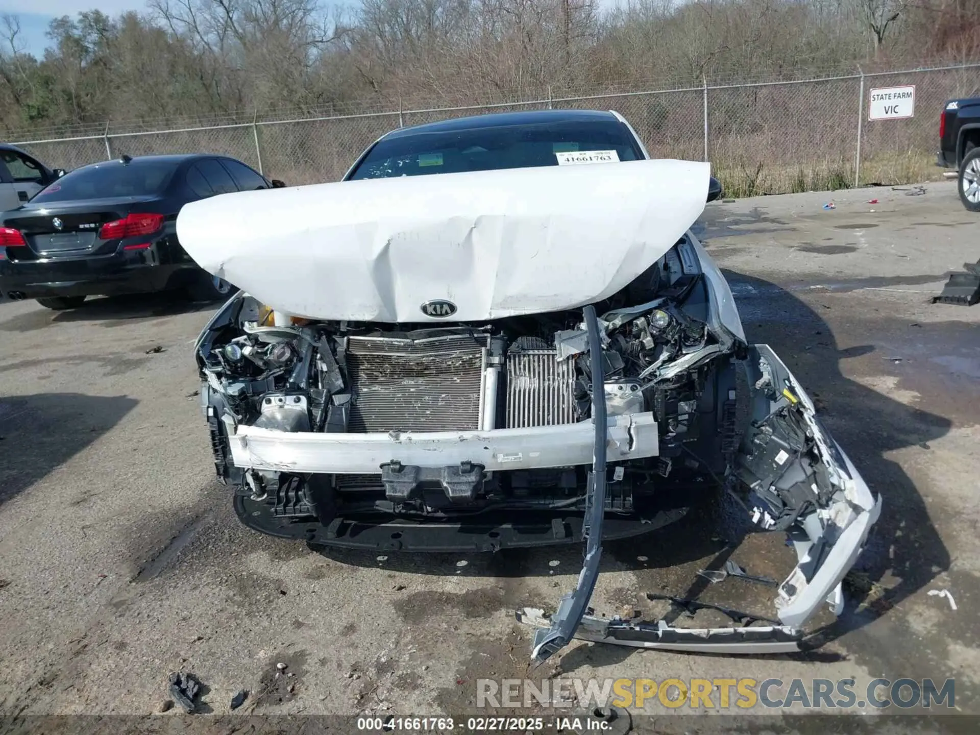 12 Photograph of a damaged car 5XXG64J20MG081574 KIA K5 2021