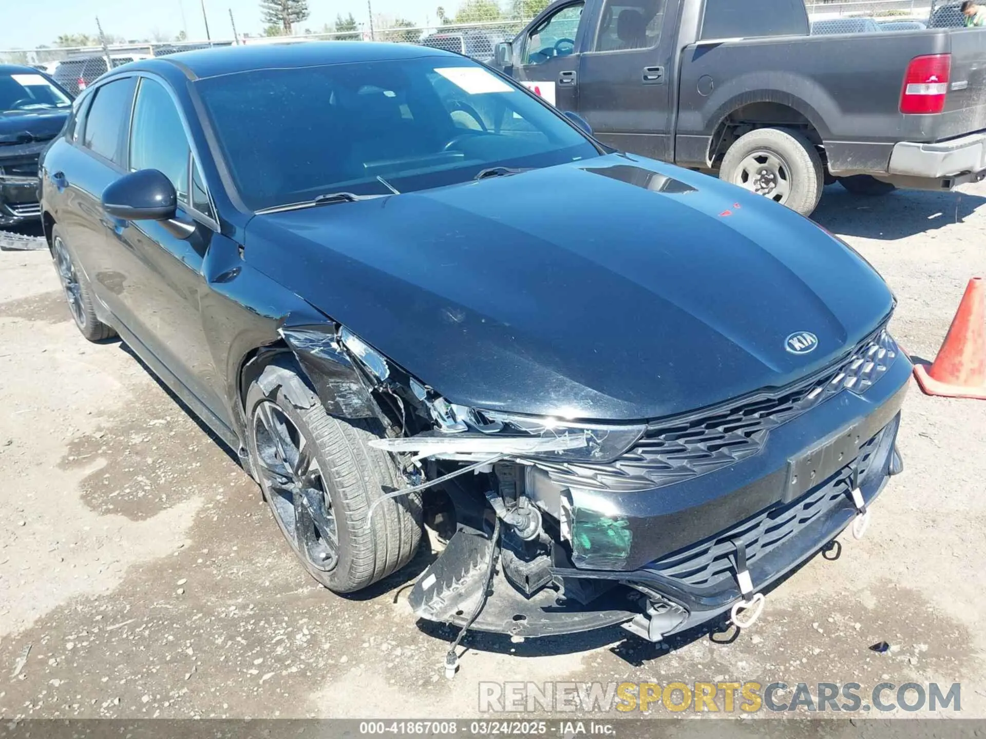 1 Photograph of a damaged car 5XXG64J21MG023487 KIA K5 2021