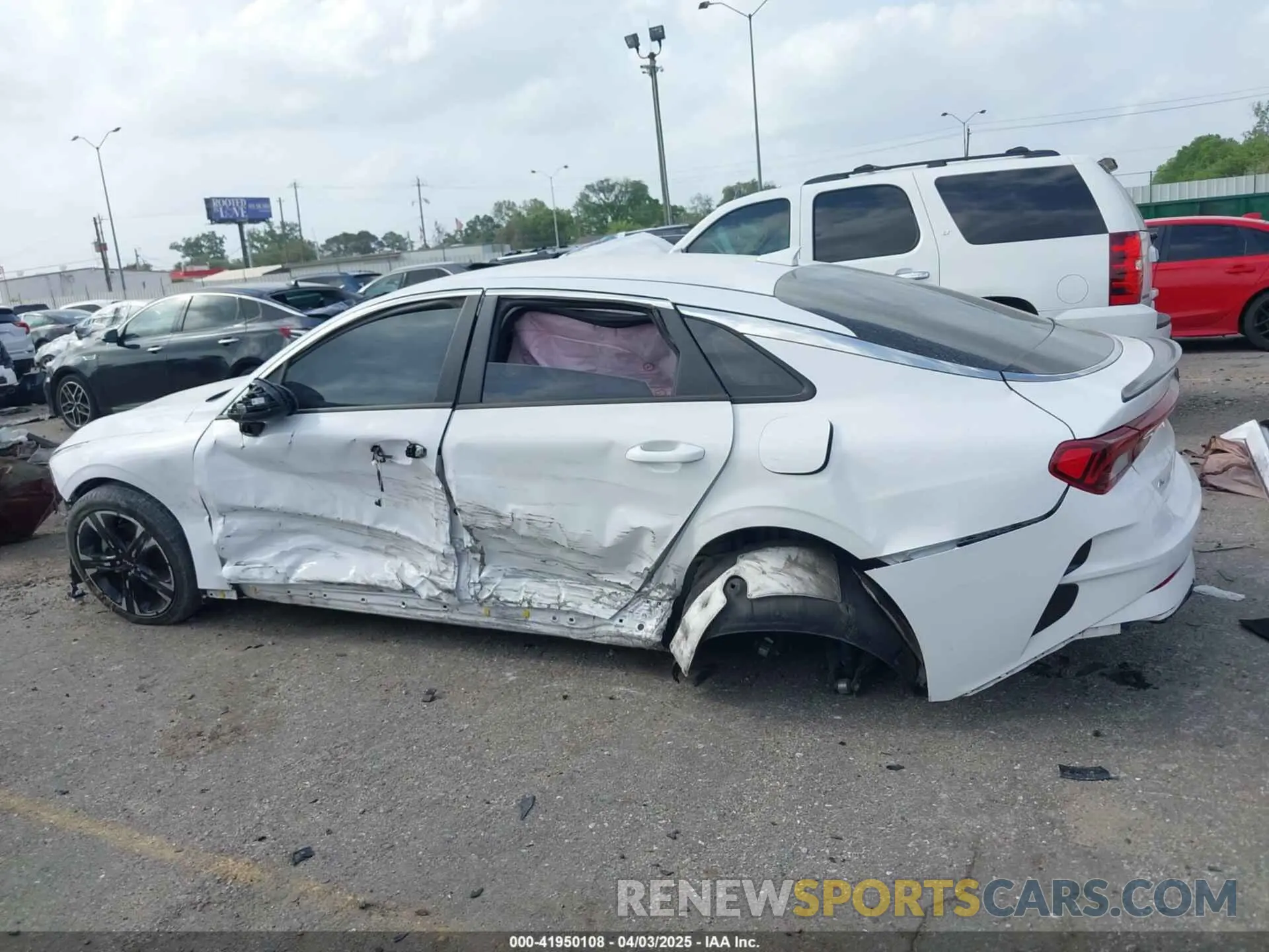 15 Photograph of a damaged car 5XXG64J21MG050527 KIA K5 2021
