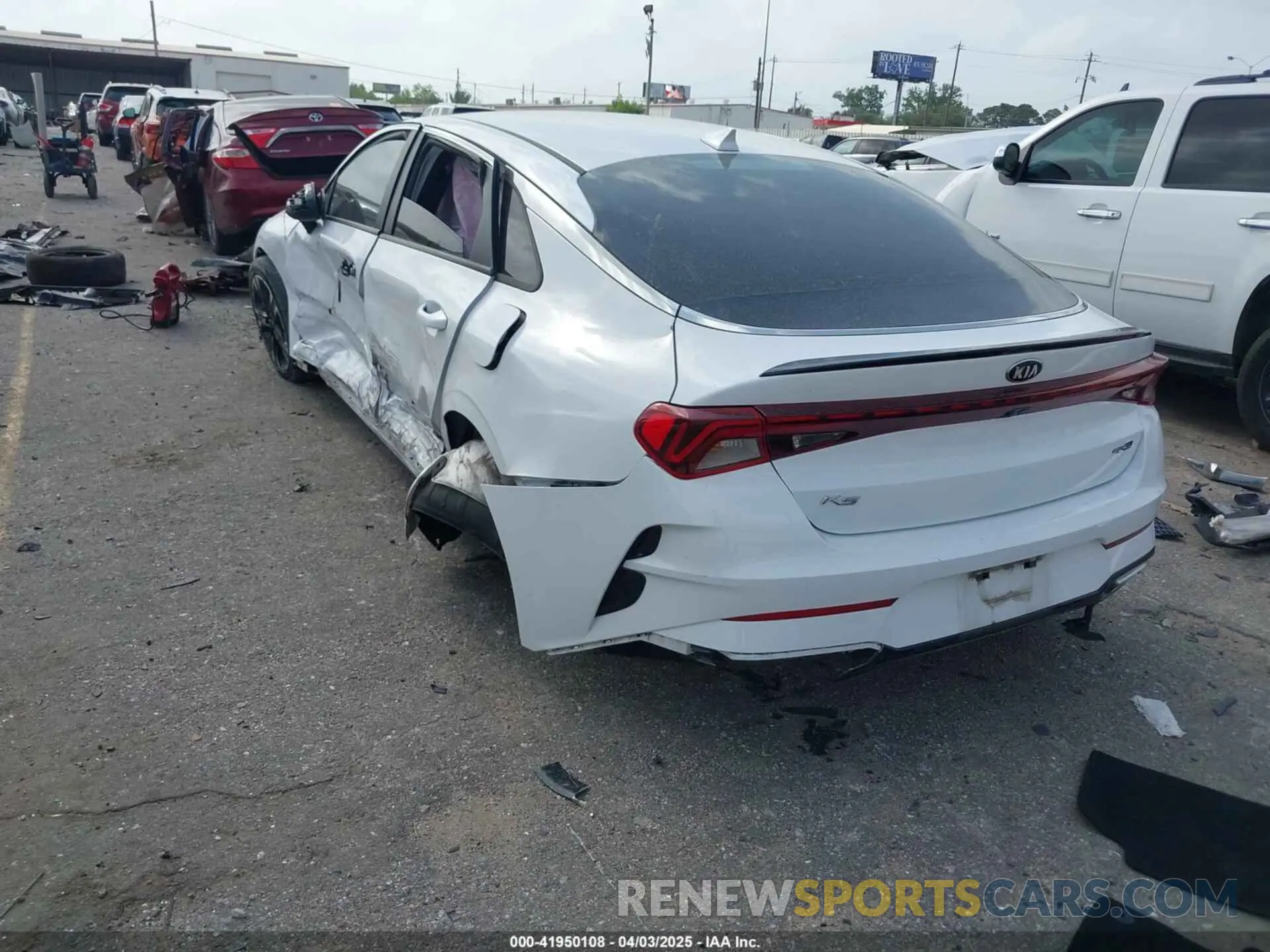 3 Photograph of a damaged car 5XXG64J21MG050527 KIA K5 2021