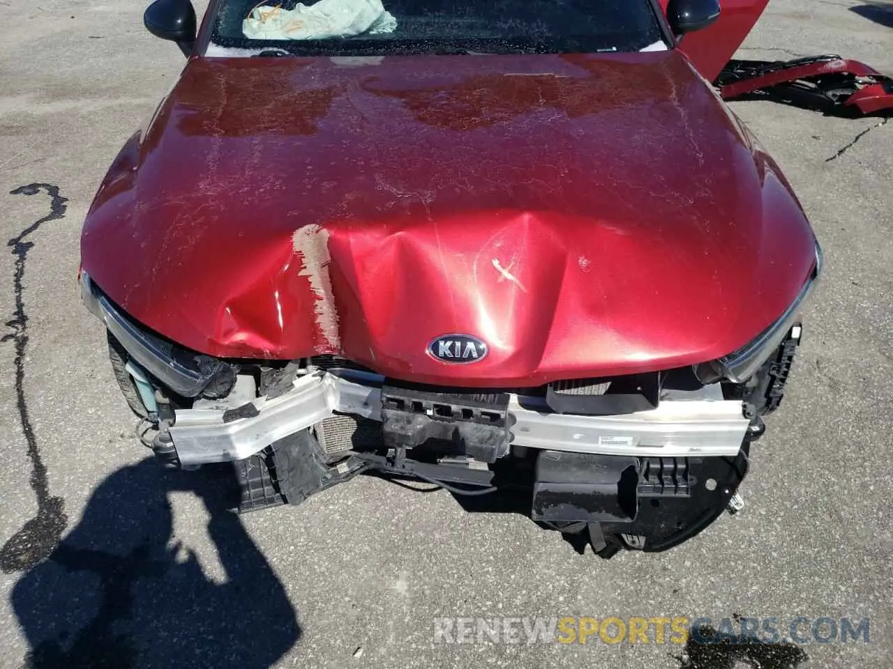 11 Photograph of a damaged car 5XXG64J21MG051192 KIA K5 2021