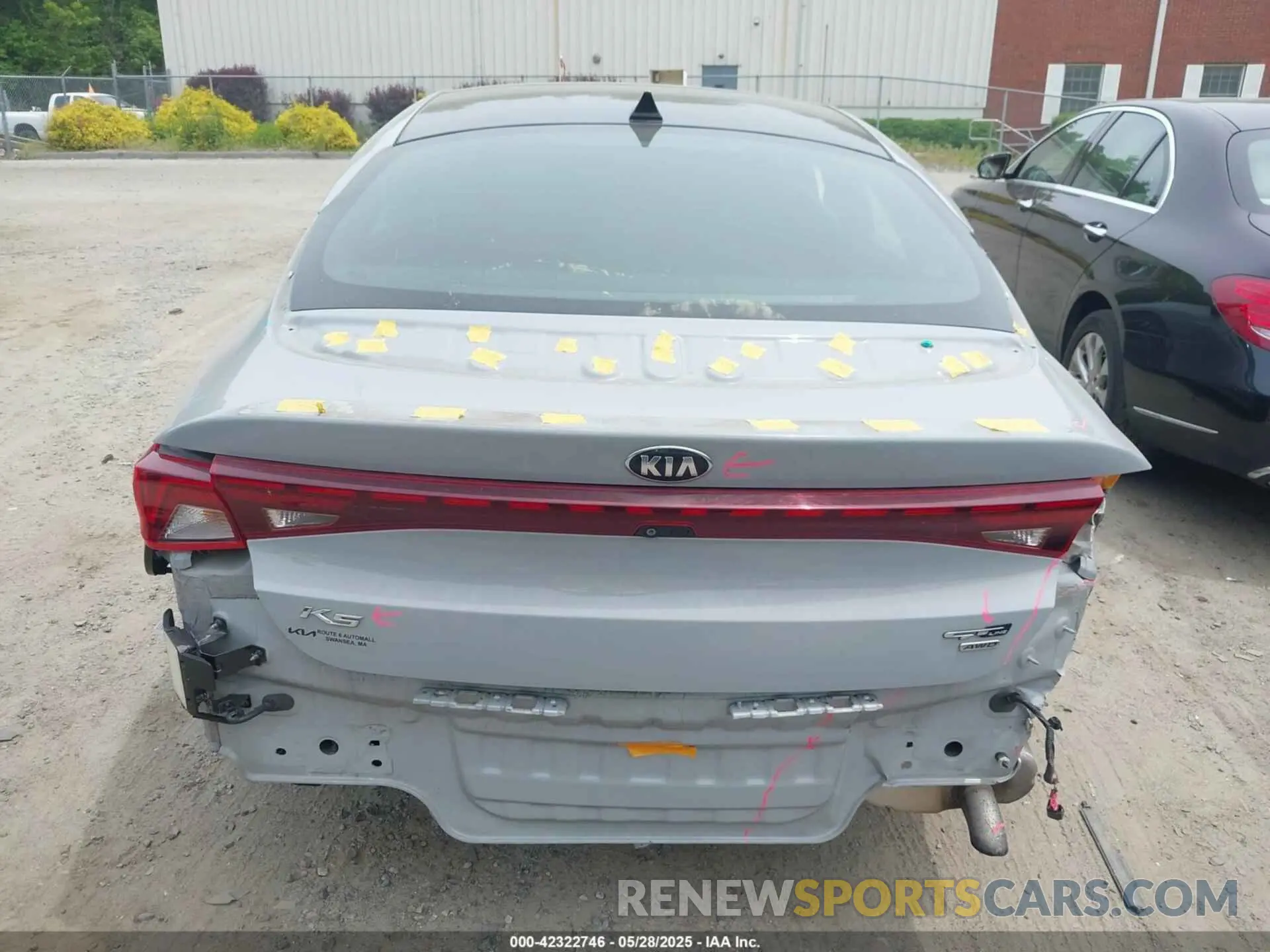 16 Photograph of a damaged car 5XXG64J21MG080904 KIA K5 2021